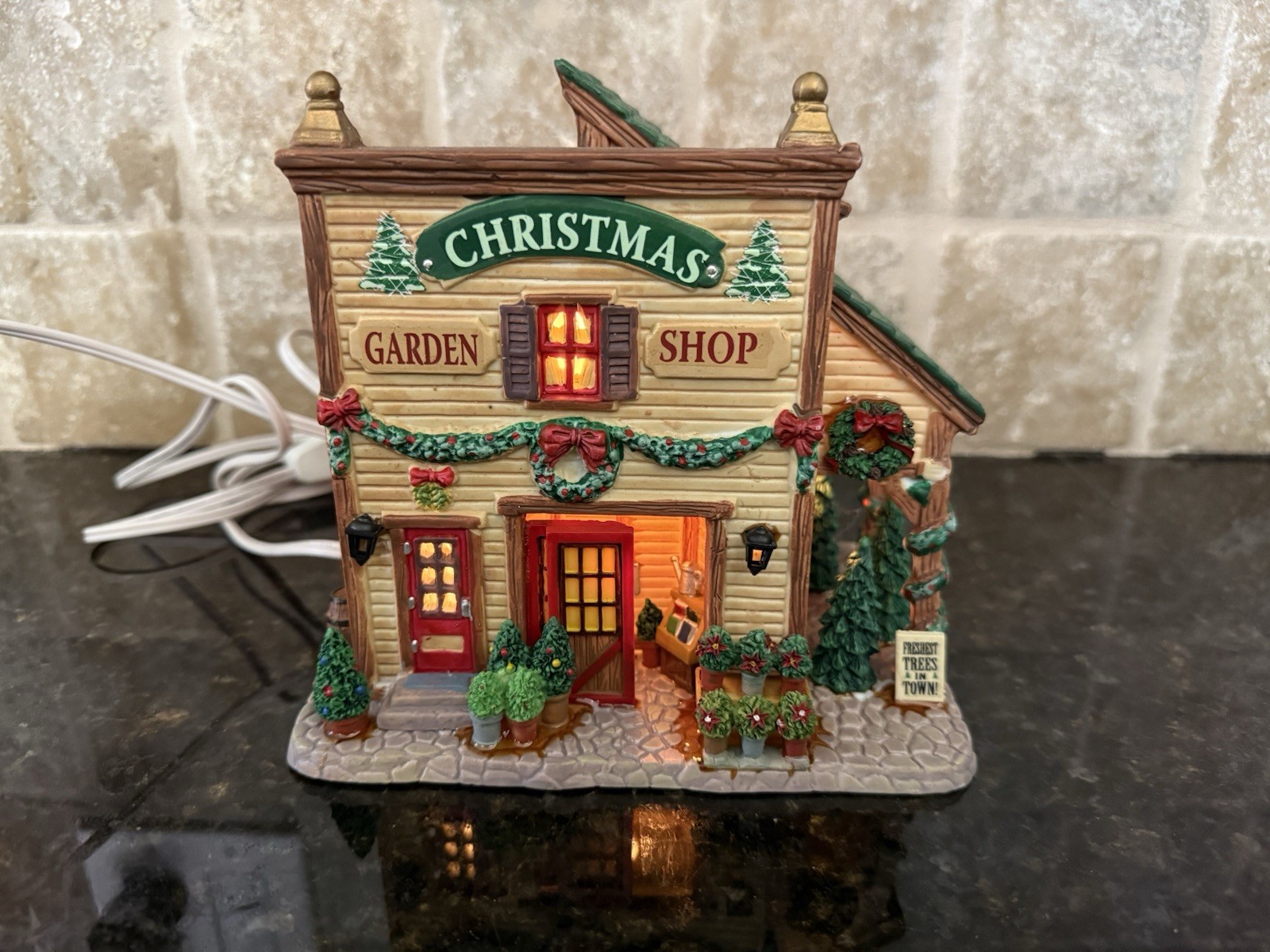 Lemax 2007 Christmas Garden Shop Coventry Cove #75596 Pine Wreaths Poinsettias