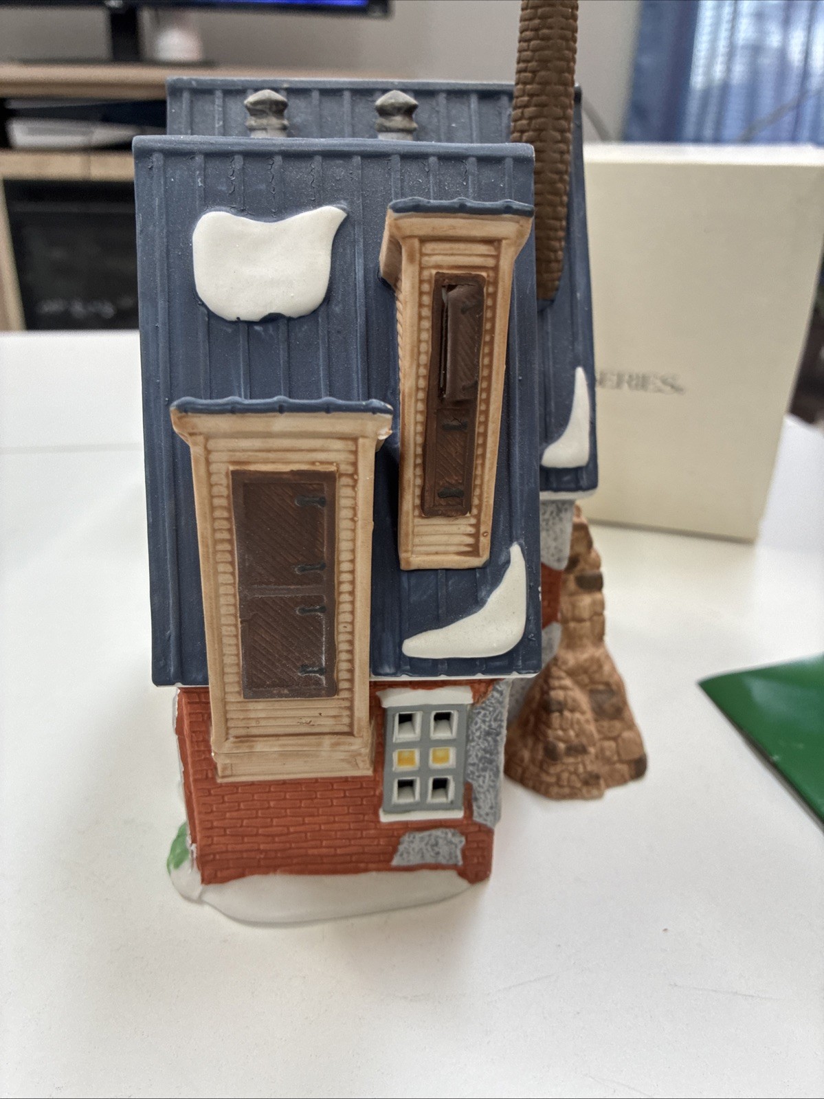 DEPT 56 Heritage Village Retired 1995 “Yankee Jud Bell Casting” Hand Painted