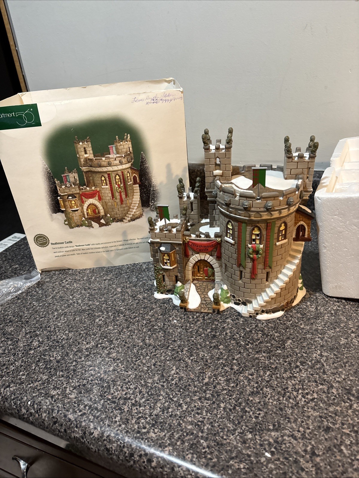 DEPT 56 HEATHMOOR CASTLE DICKENS SNOW VILLAGE CHRISTMAS 58313 EUC