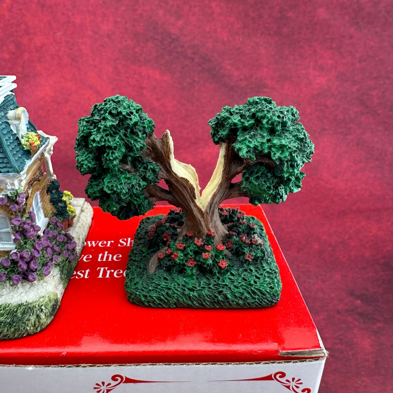 LIBERTY FALLS AMERICANA COLLECTION “ROSIE’S FLOWER SHOP AH 178 , THE OLDEST TREE