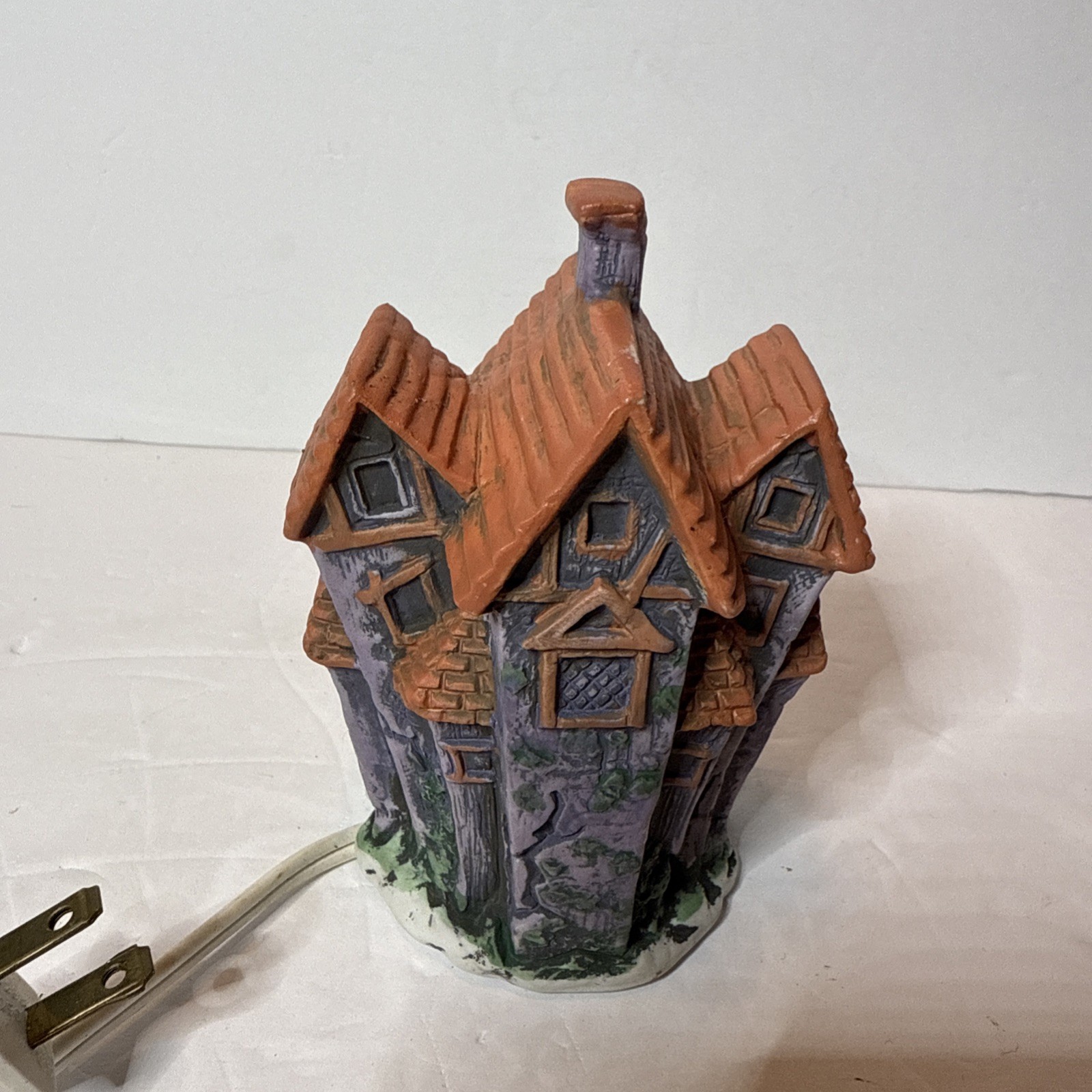 Vintage Illuminated Haunted House With Cord Works