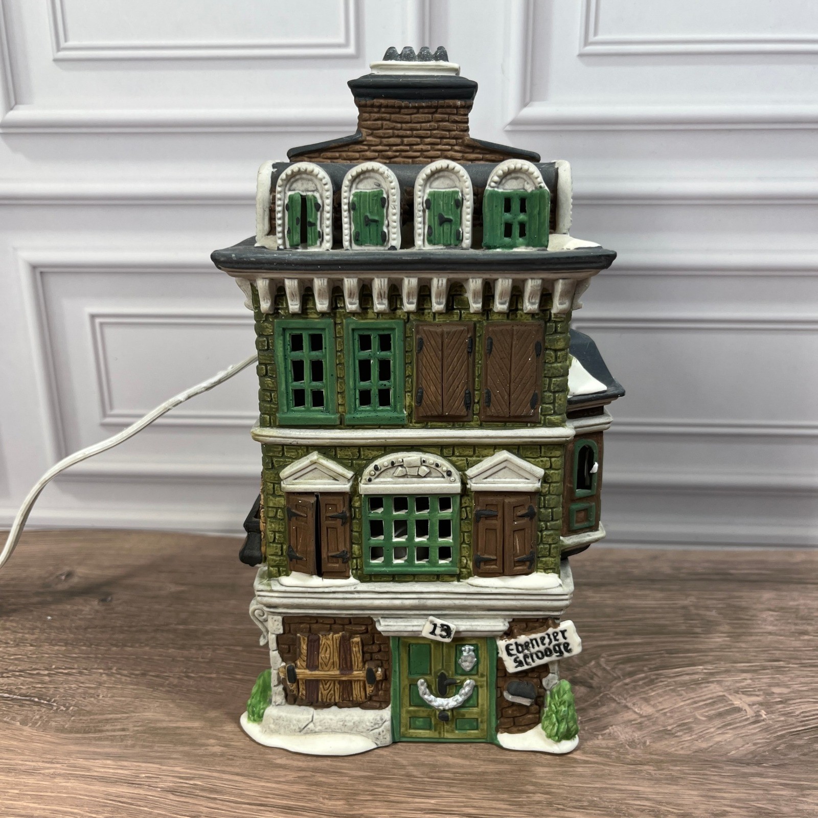 Dept 56 Dickens Village Ebenezer Scrooge Flat 1989 Green Brown Porcelain Lighted