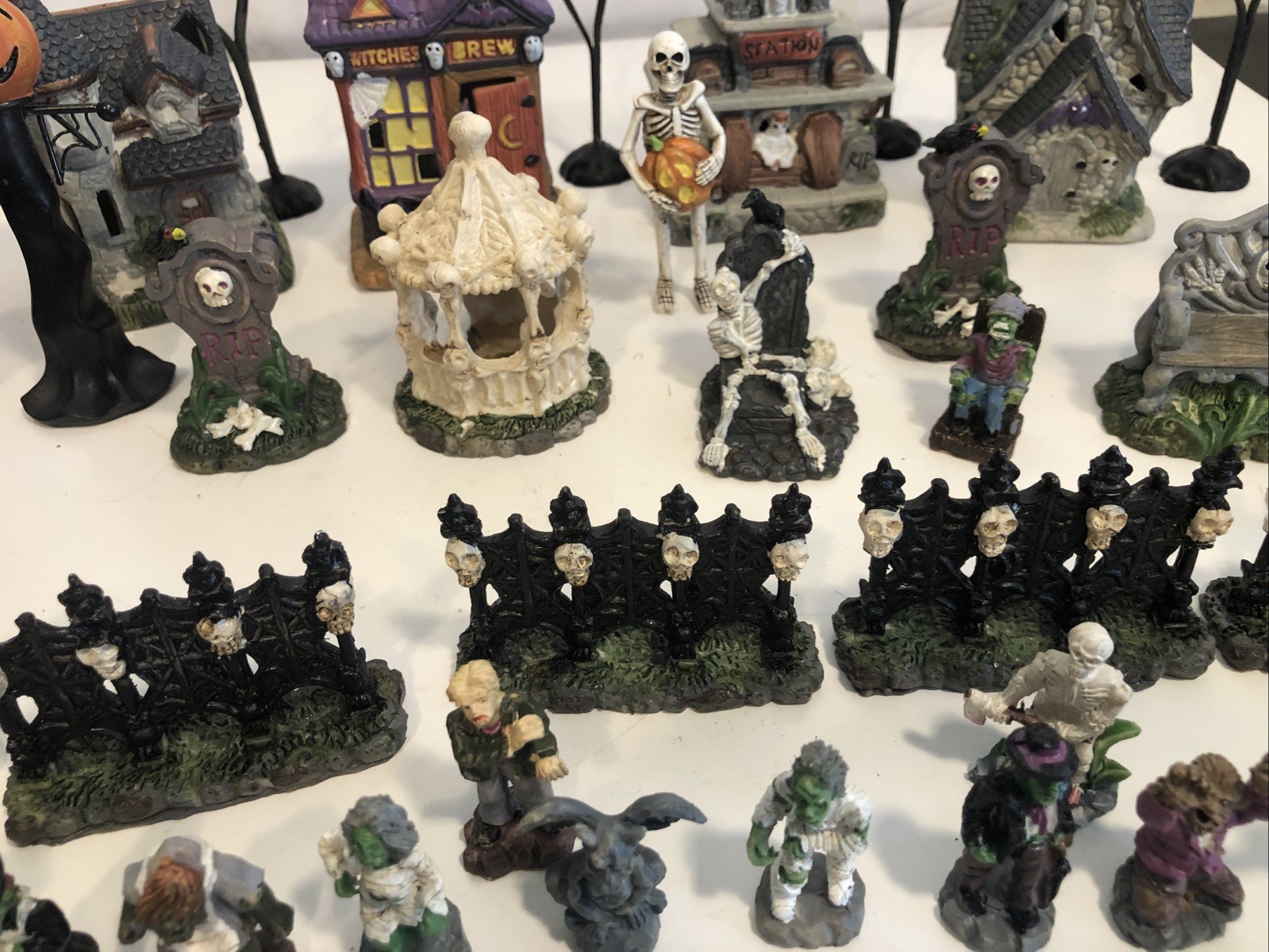 Greenbrier International (54 Piece) Holloween Zombie Village