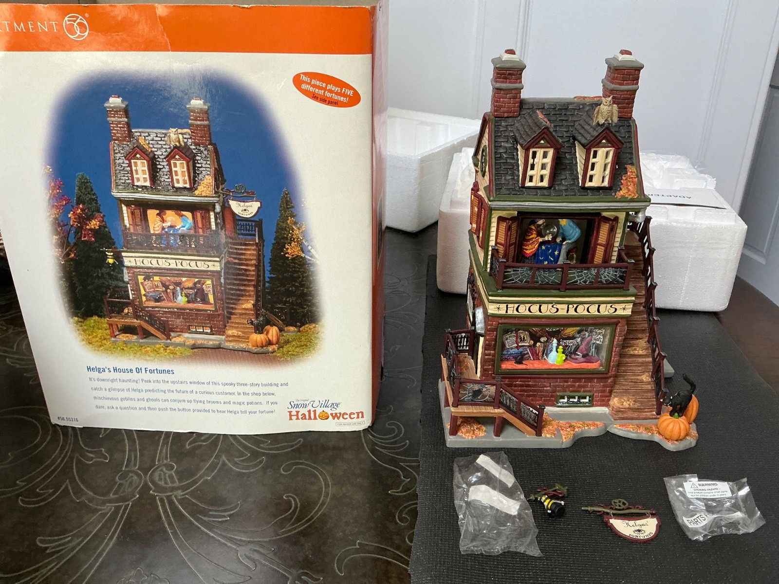 Dept 56 Snow Village Helga’s House Of Fortunes 55316 NEW Halloween House MINT