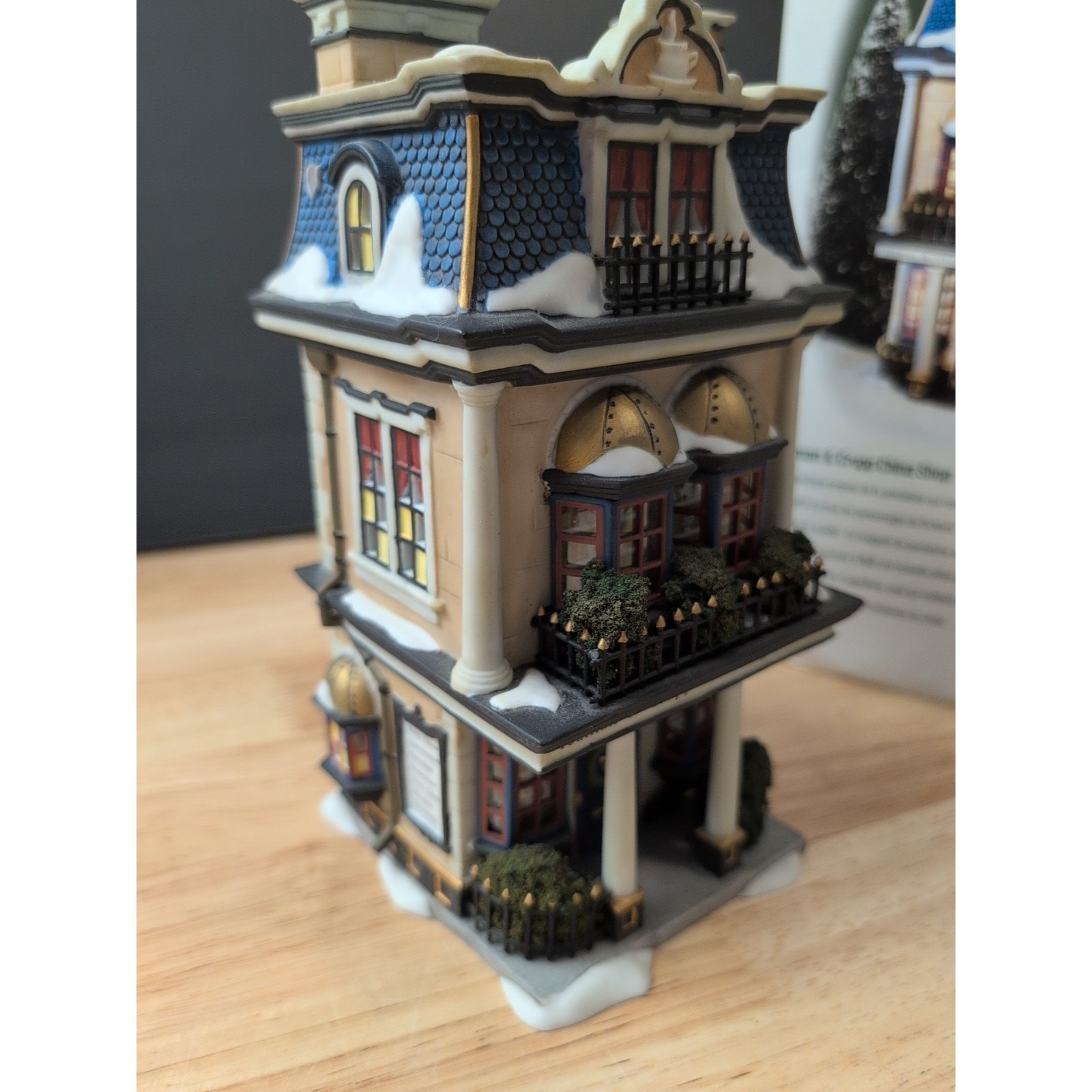 Dept. 56 Dickens Village 1998 Teaman & Crupp China Shop #58314
