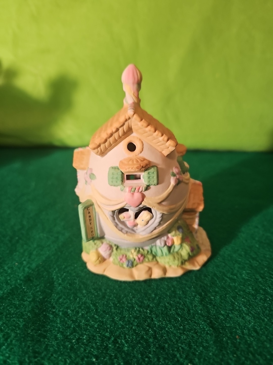 Vintage Lot Of 4 Easter Village Houses.
