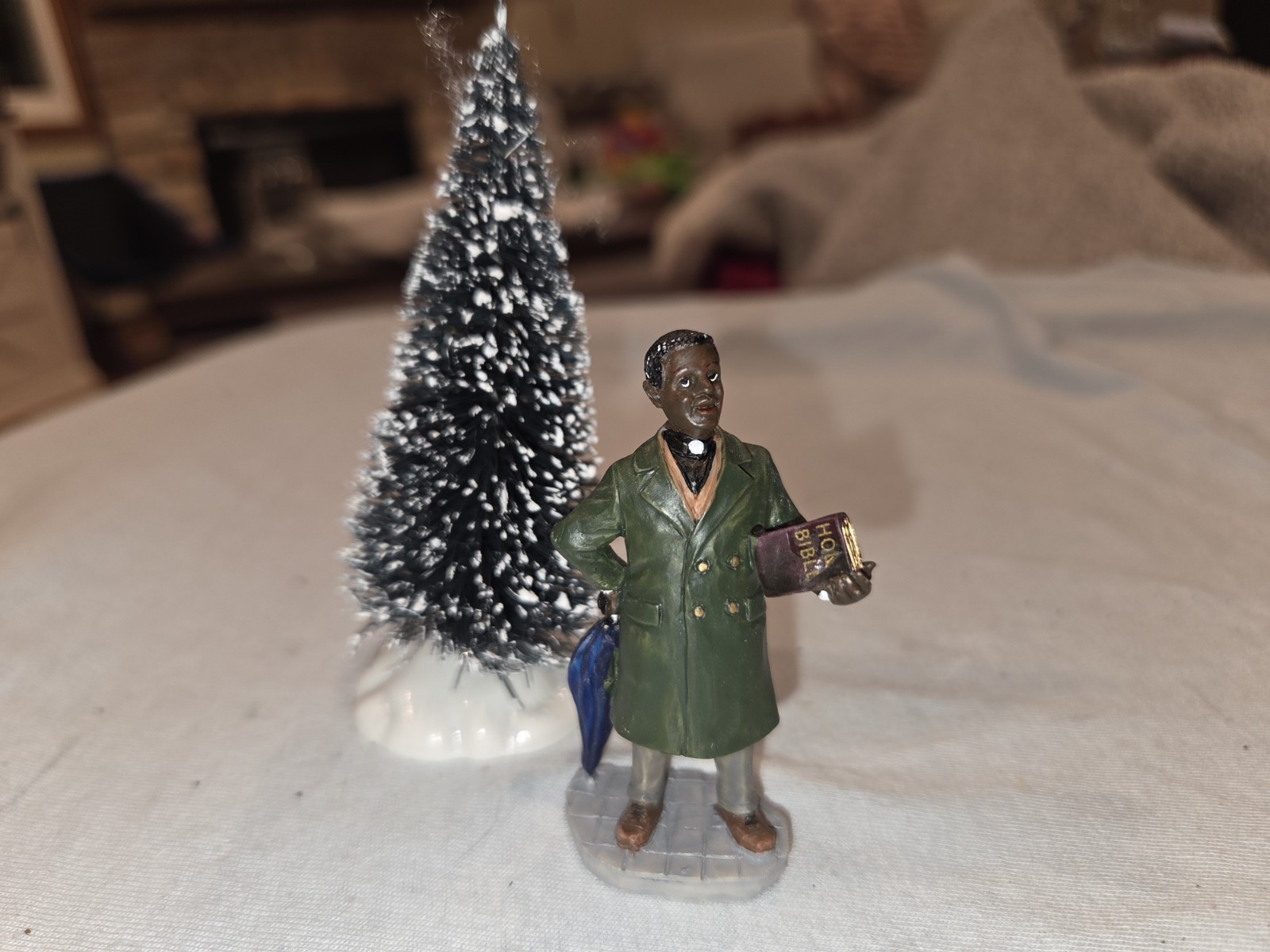 Lemax African American PREACHER w/Bible & Lemax Tree