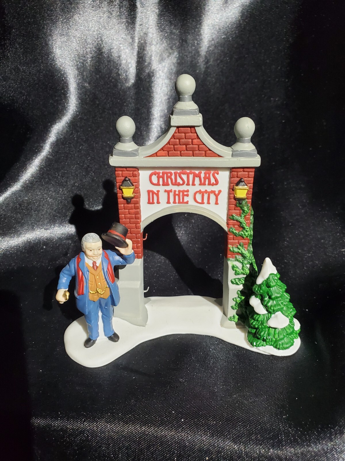 Dept. 56 Village “A KEY TO THE CITY” Christmas in the City #58893 Item #115