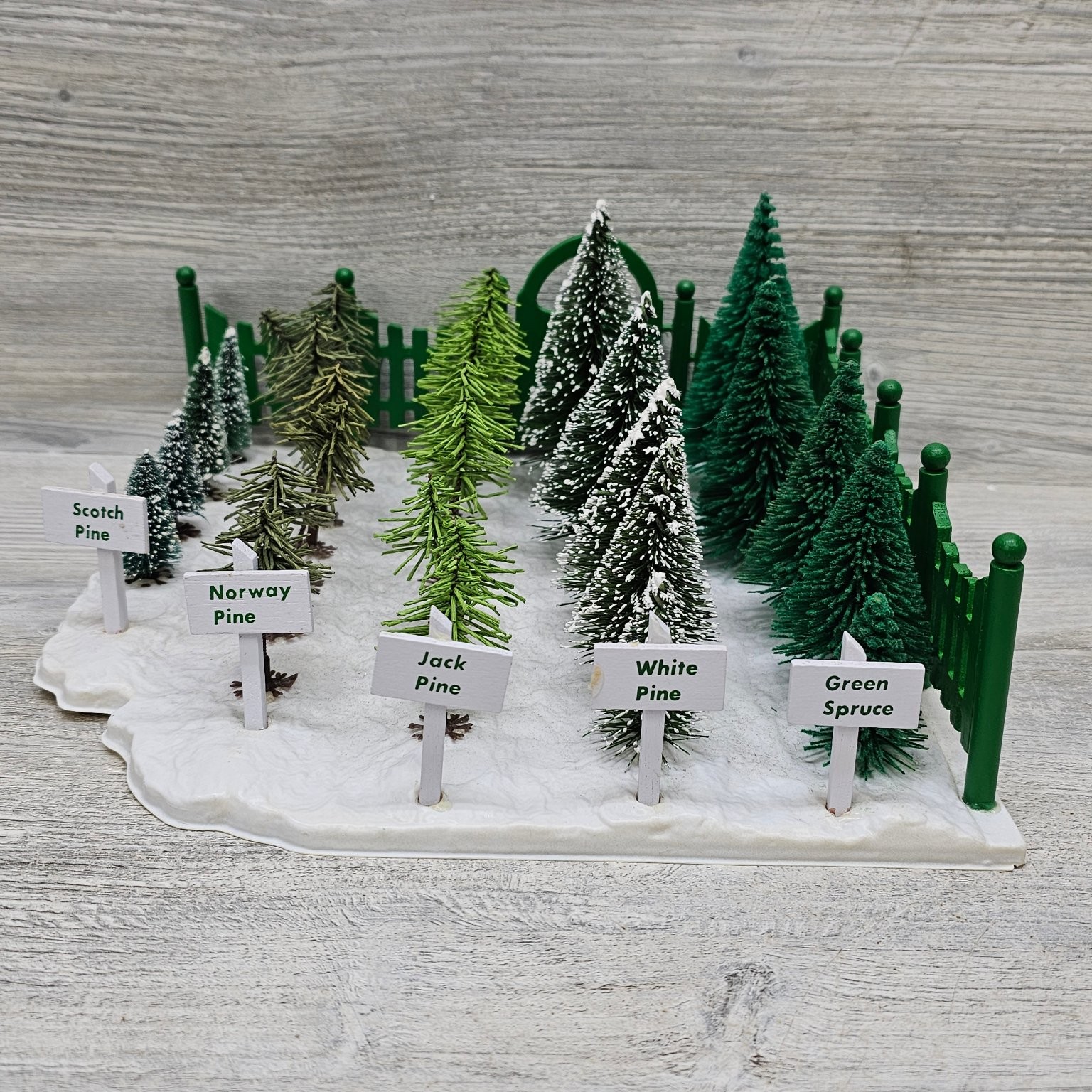 Dept 56 Sisal Tree Nursery Farm Lot Christmas Village Accessory 8183-3 Rare