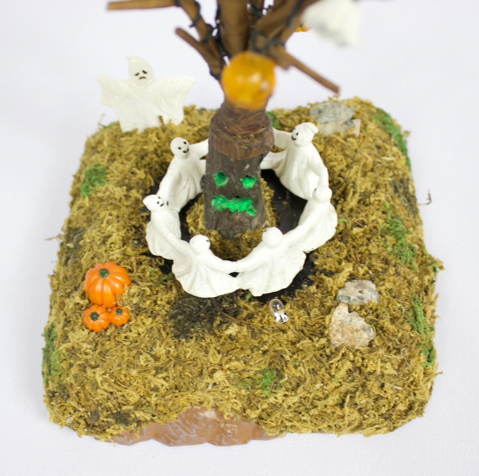 Lemax Pumpkin Hollow 2004 Ring Around The Tree Halloween Decoration WORKS, READ
