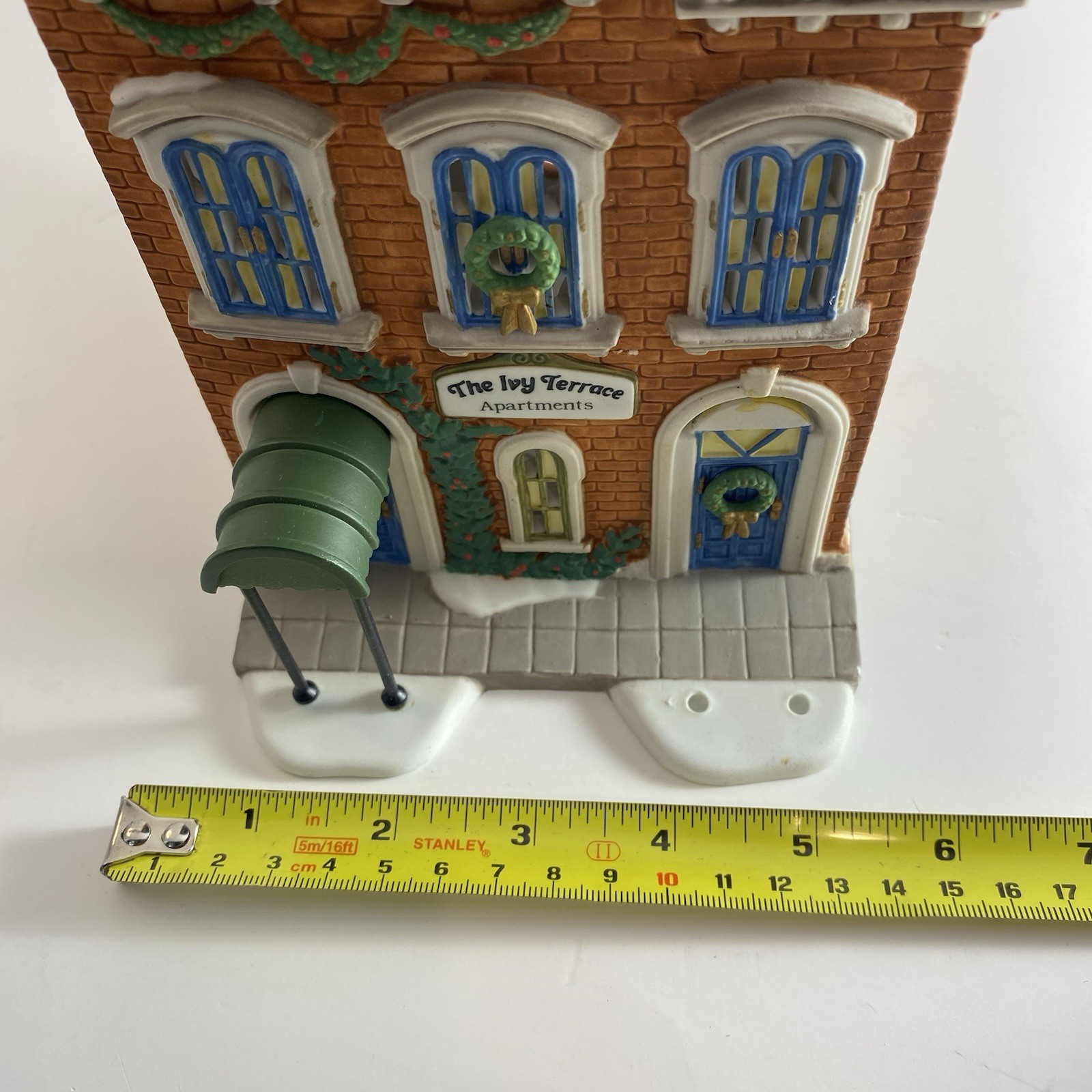 Dept 56 Ivy Terrace Apartments Christmas in the City Series ( Missing 1 Awning)