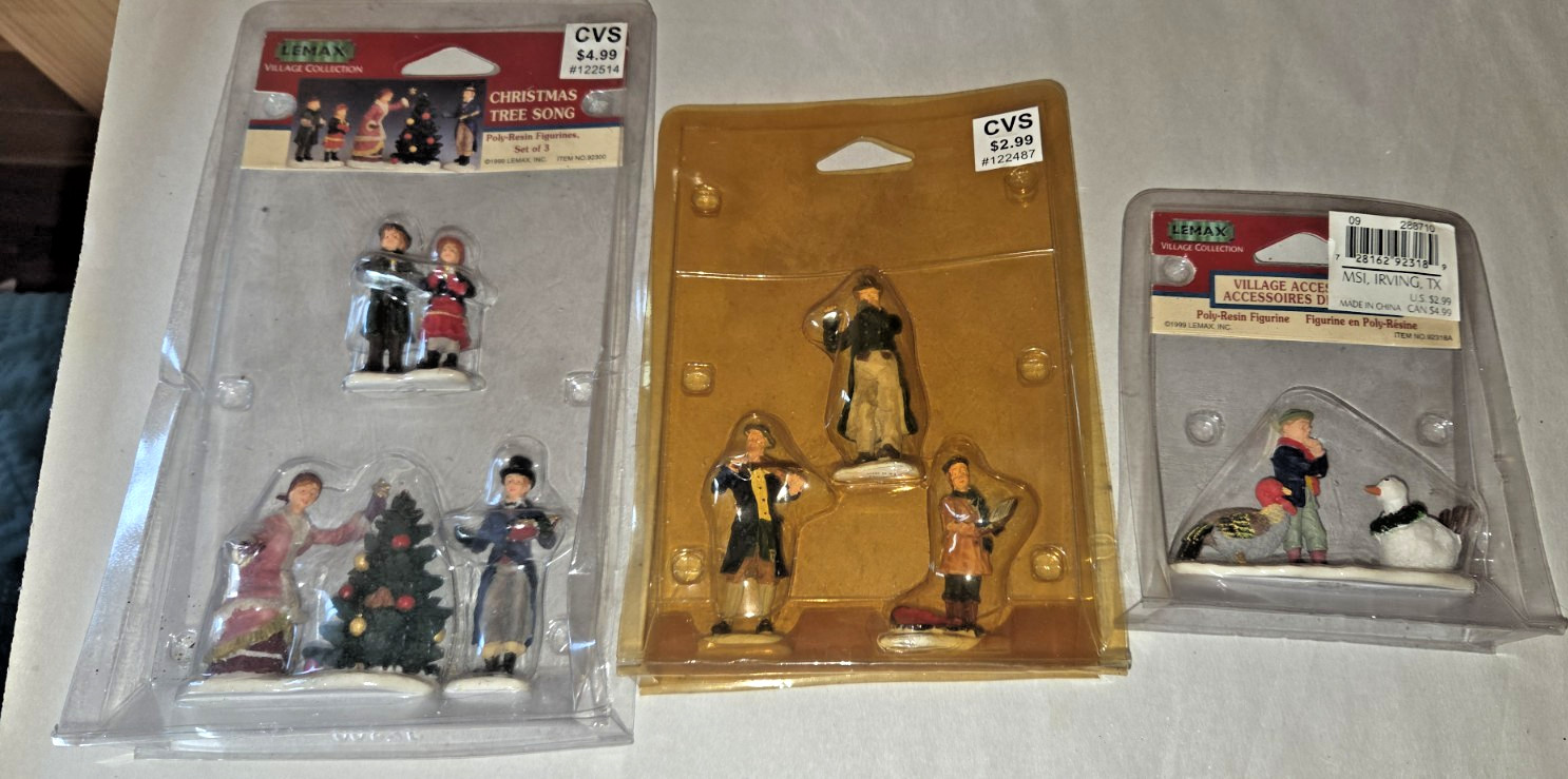 Big Lot of 27 Christmas Village Figures Lemax O’Well Folk Art