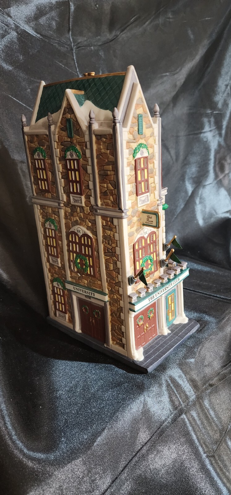 Dept 56 Christmas in the City “University Club” #58945 Item#309