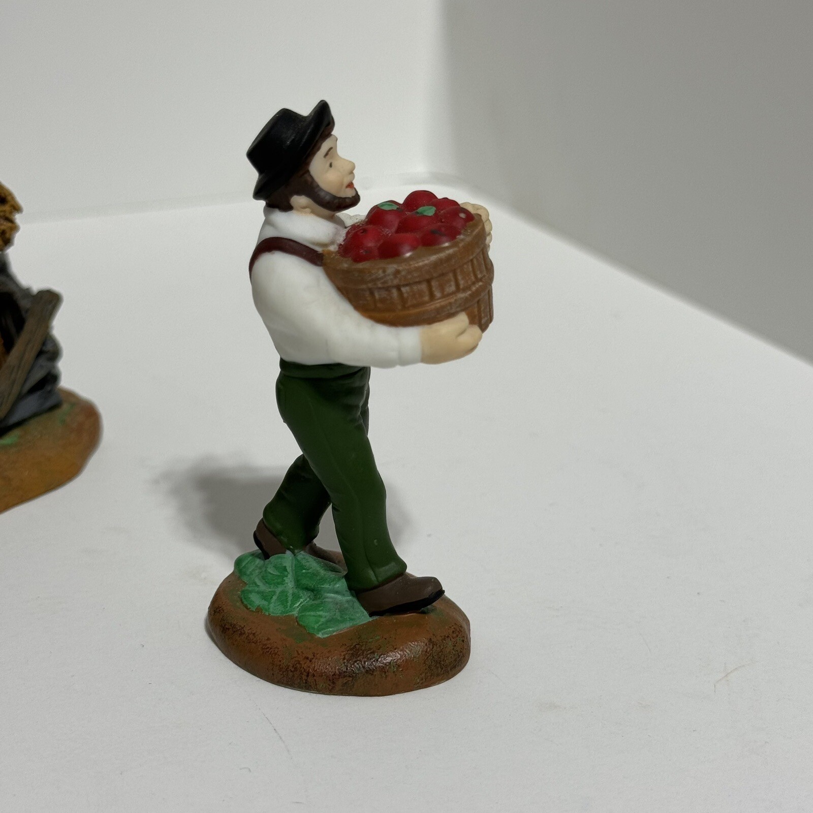 Department 56 New England Village Series “It’s Almost Thanksgiving” W/ packaging