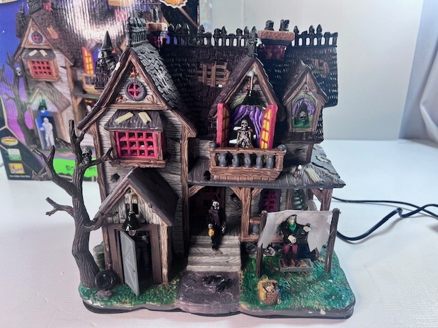 Lemax Spooky Town Boogiemen’s Hangout #65438 2006 Retired Read Description