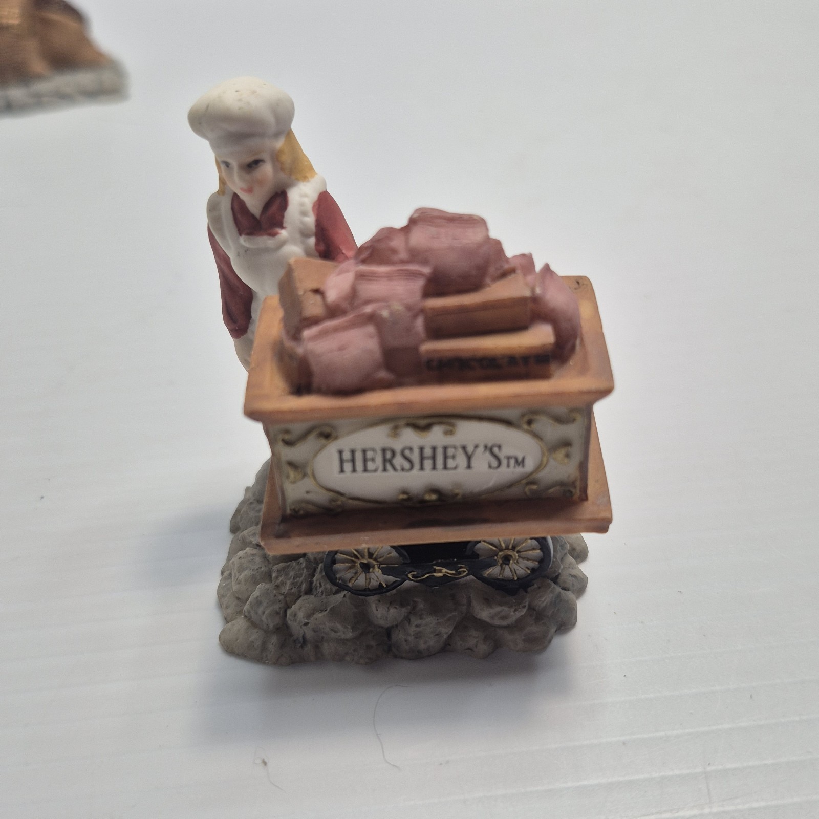 Vtg Hershey’s Holiday Village Set Candy Cart, Cocoa Bean Crates & Man Lot Of 4