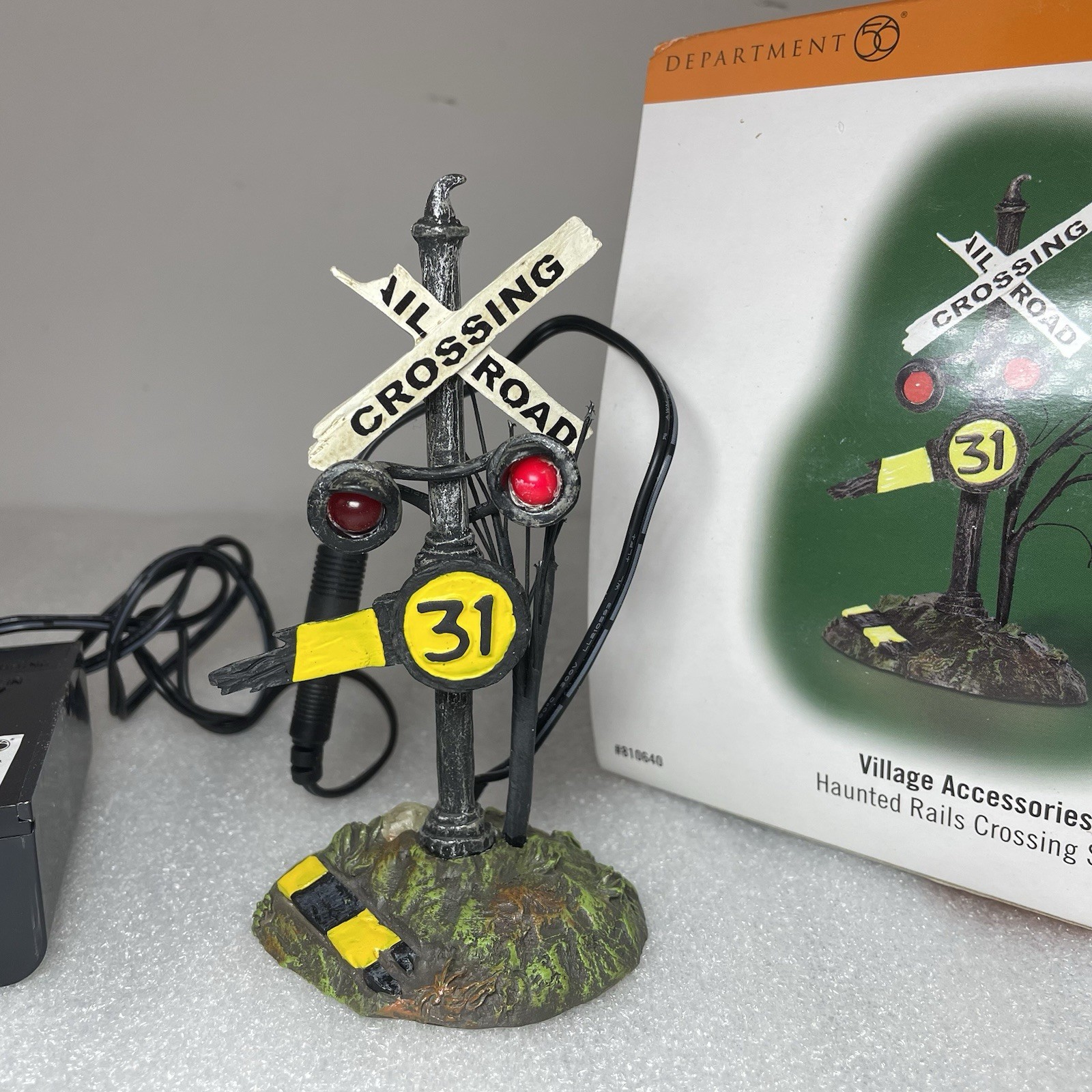 Dept 56 Halloween Village Haunted Rails Crossing Sign – Trains #810640 MIB
