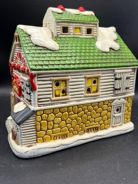 1987 Lefton Taiwan Colonial Christmas Village Antique & Quilt Shop 7″ VGC