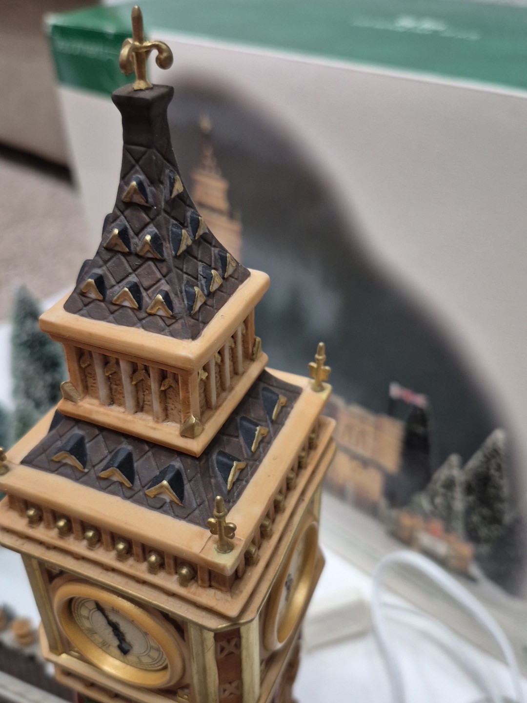 Department 56 Dickens Village “Big Ben” In Original Box With Light & Trees 58341