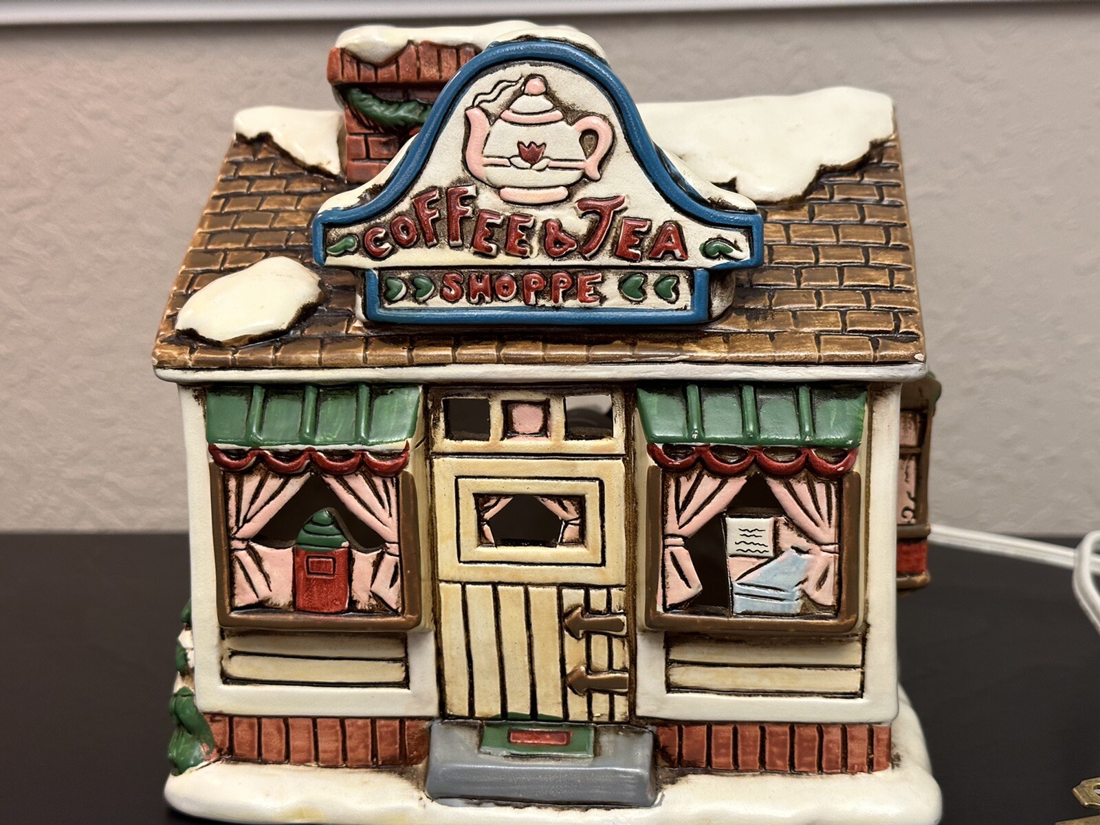 LEFTON 1989 “COFFEE And Tea SHOPPE” Hand Painted Light up Christmas Store
