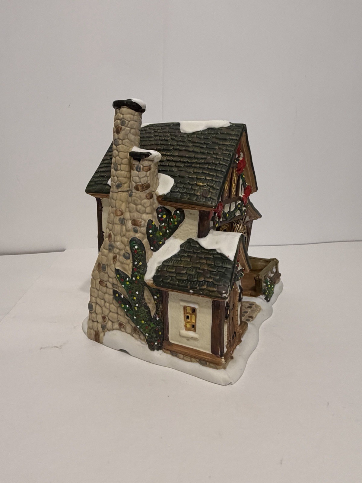 Christmas Village Bed & Breakfast Lighted House Porcelain Cottage Holiday Decor