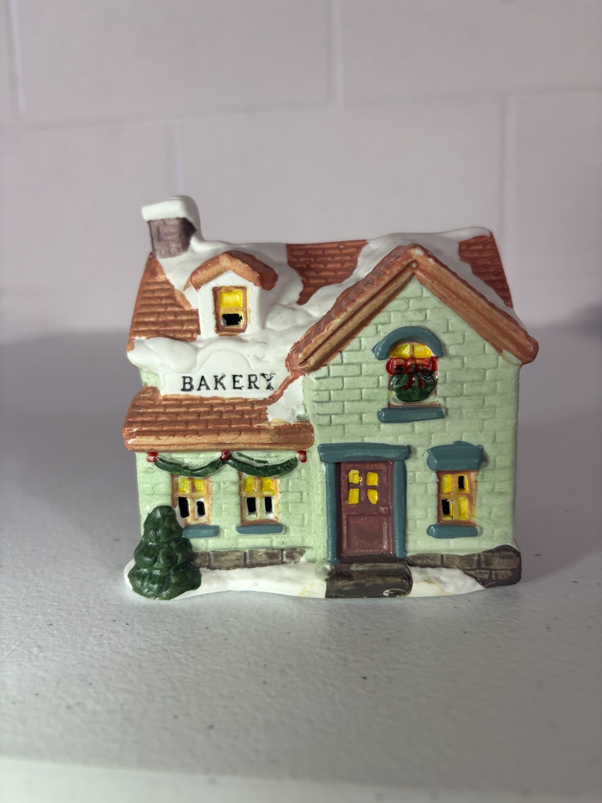VTG Ginger frost 2005 Christmas Village Bakery House China