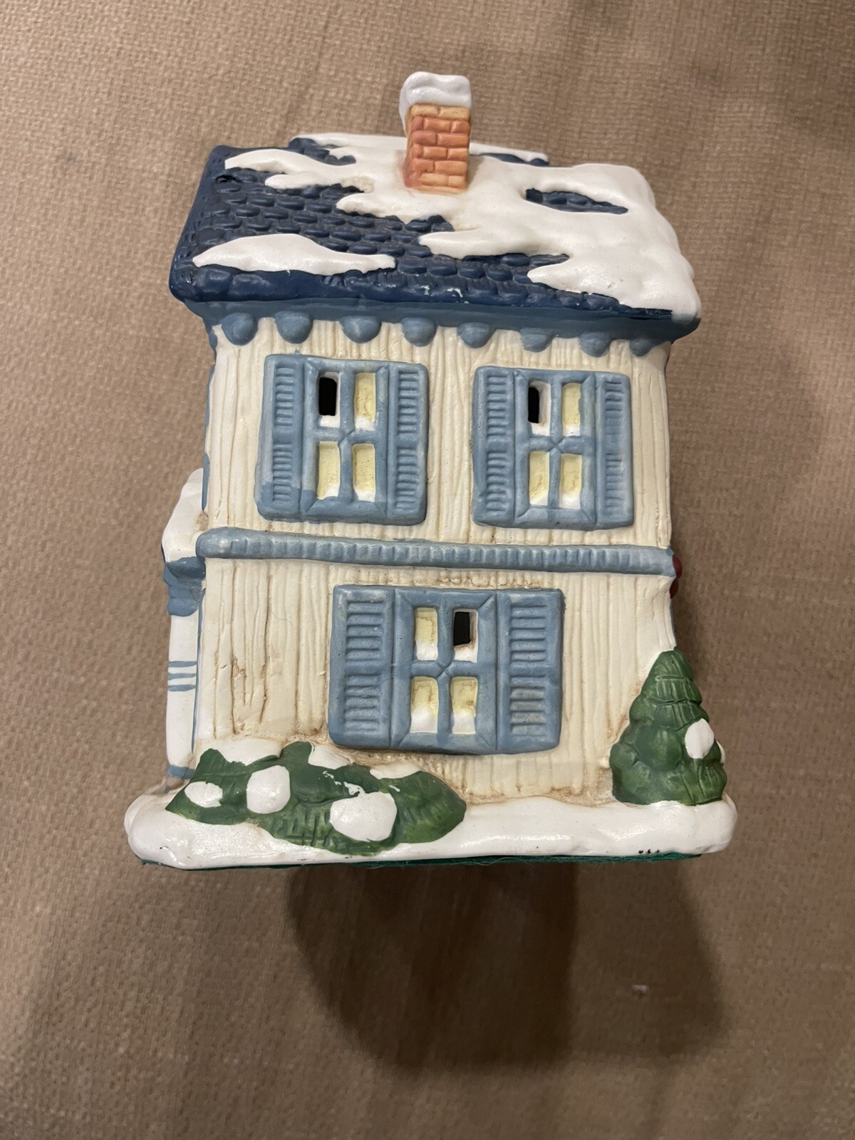House of Lloyd 1993 7″ Tall Christmas Village House No Light