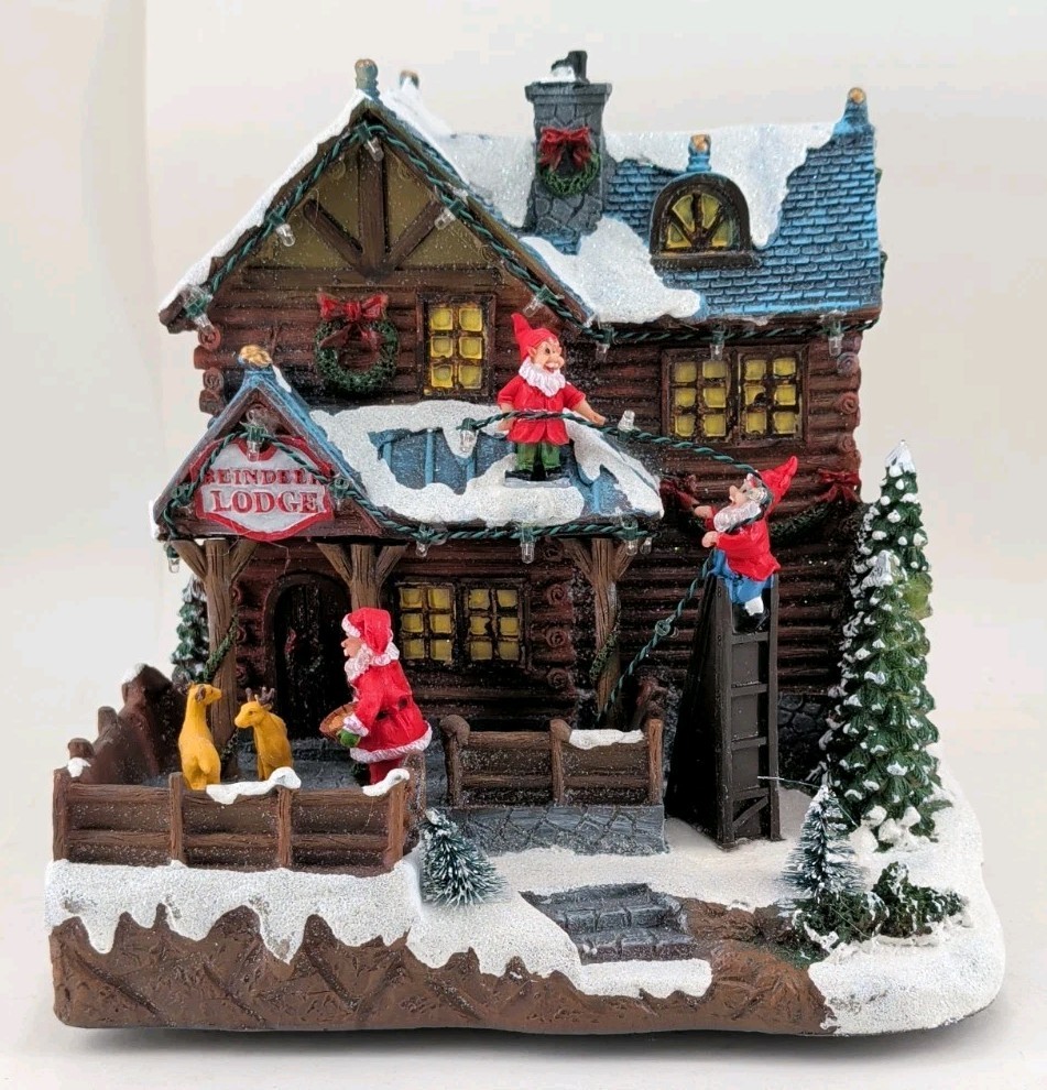 Enchanted Forest Reindeer Lodge Animated Musical Christmas Village House W/Box