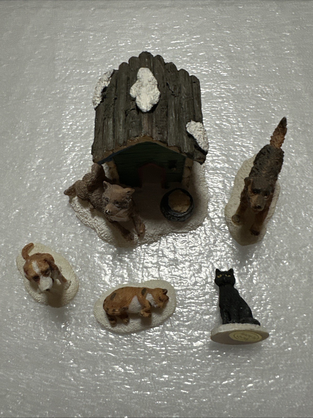 Village Accessories Unbranded Lot Of 5 Pets Dogs, Dog House, Cats