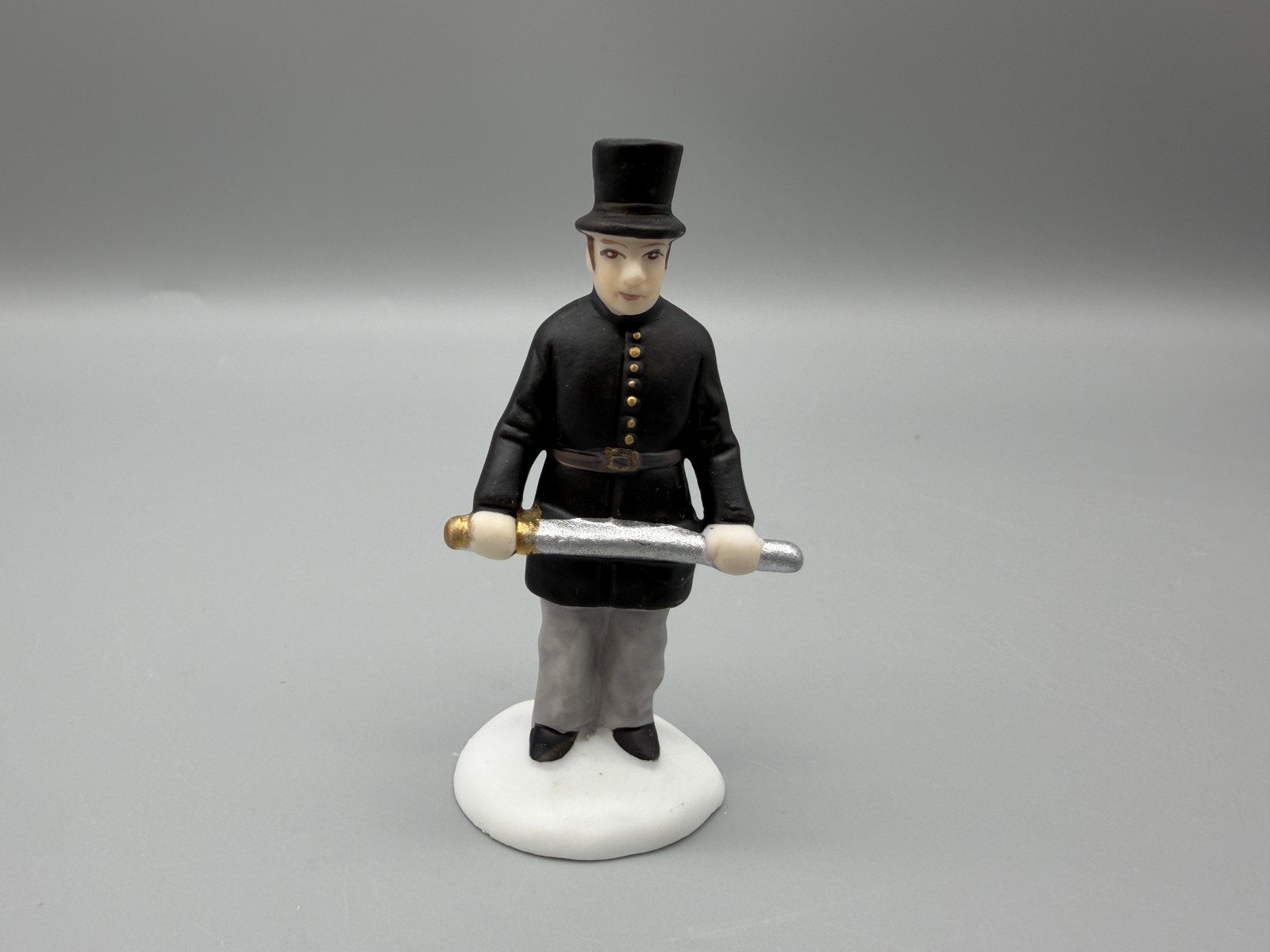 Vintage Dept 56 Heritage Village Constables 3 Porcelain Figurines & Lampppost