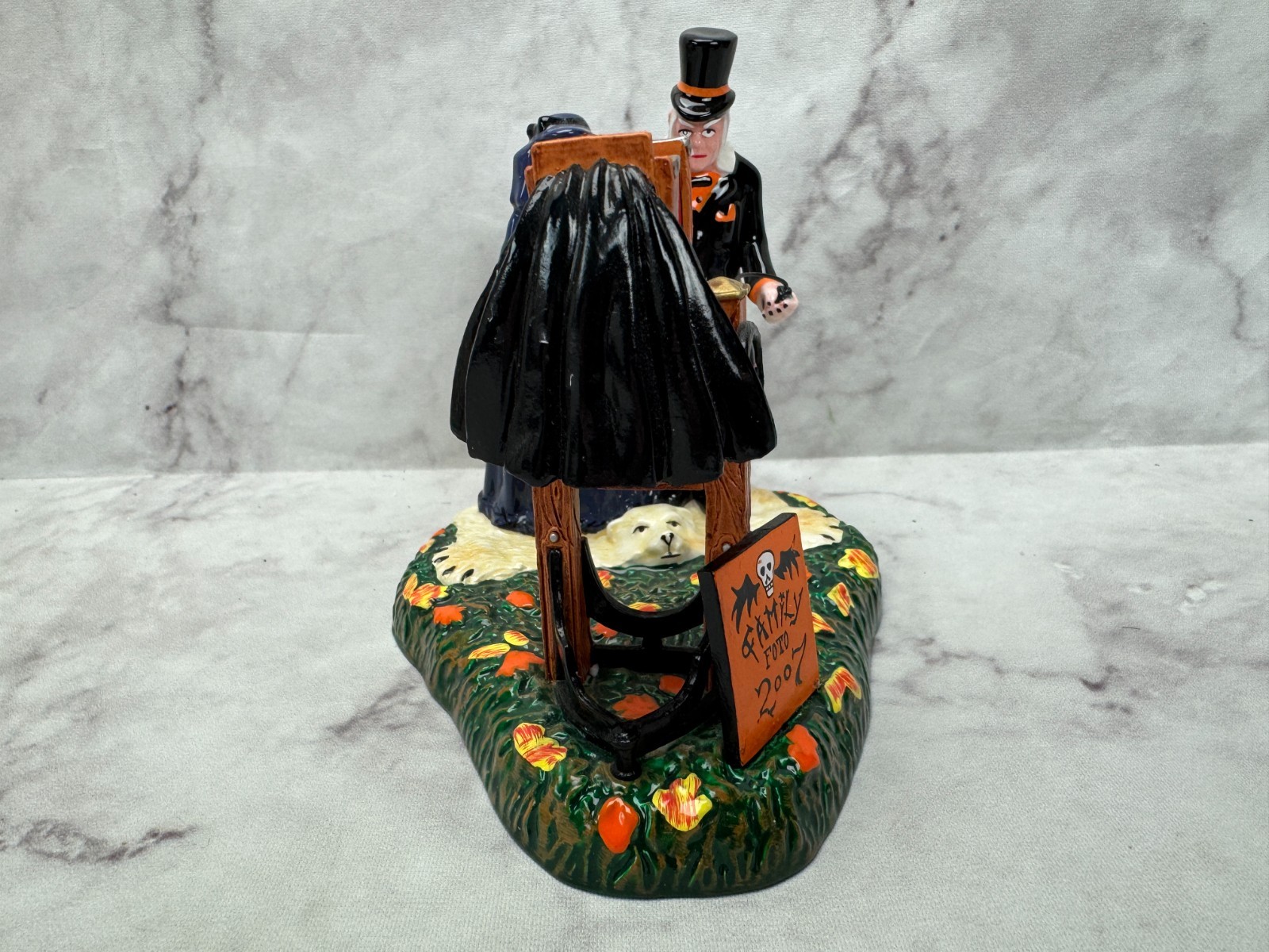 Dept. 56 Halloween A Gravely Haunting Family Photo 56.54714 Snow Village 2007
