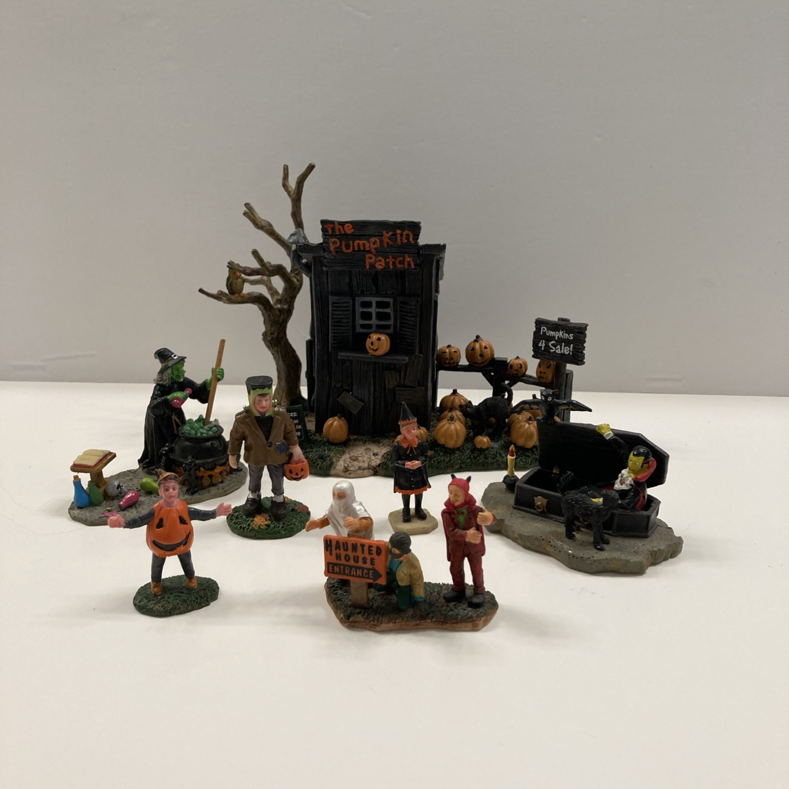 Retired LEMAX Spooky Town Halloween The Pumpkin Patch, With Extra Figures