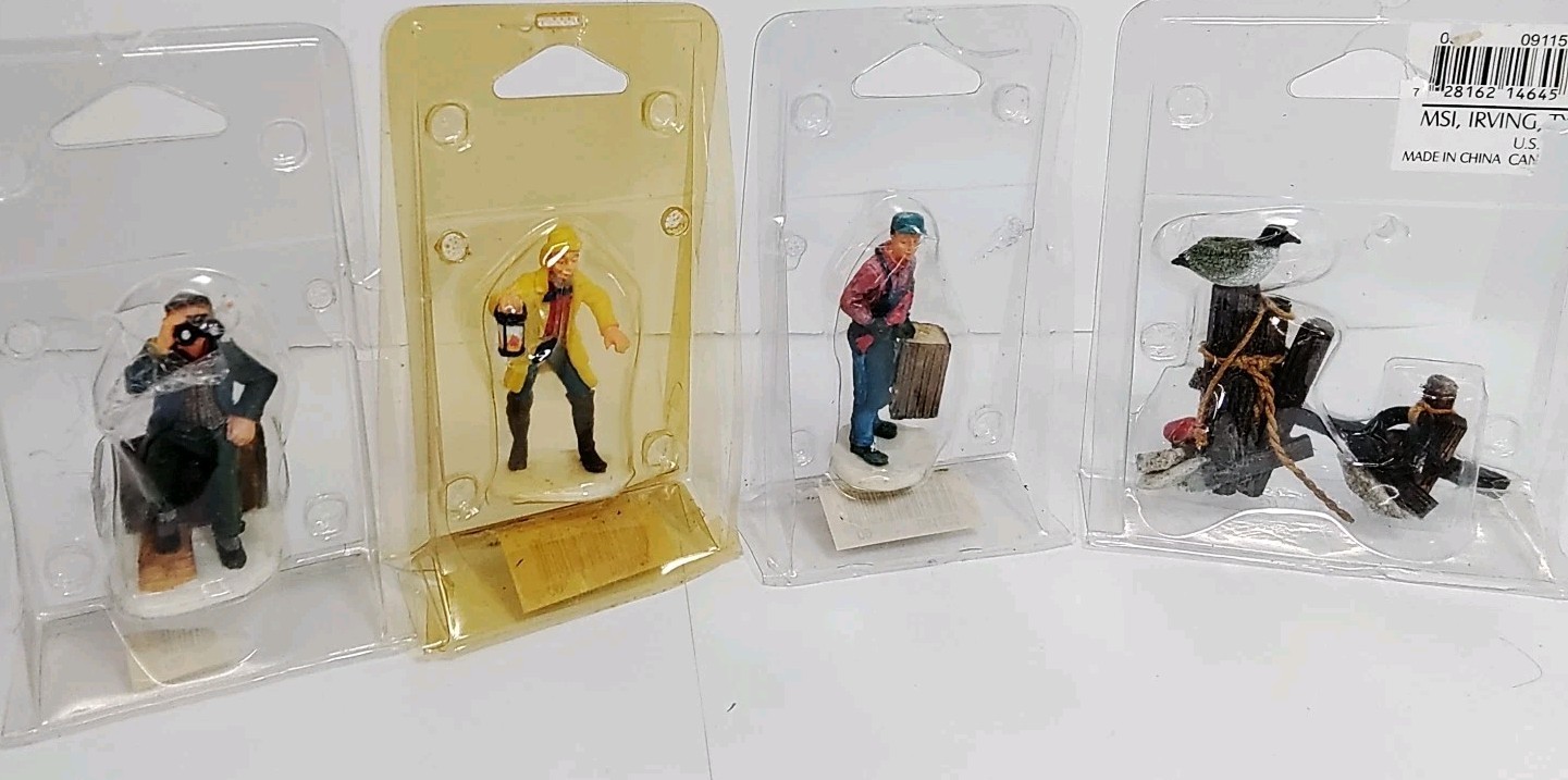 Lot/4 In Package Lemax Miniature Sets