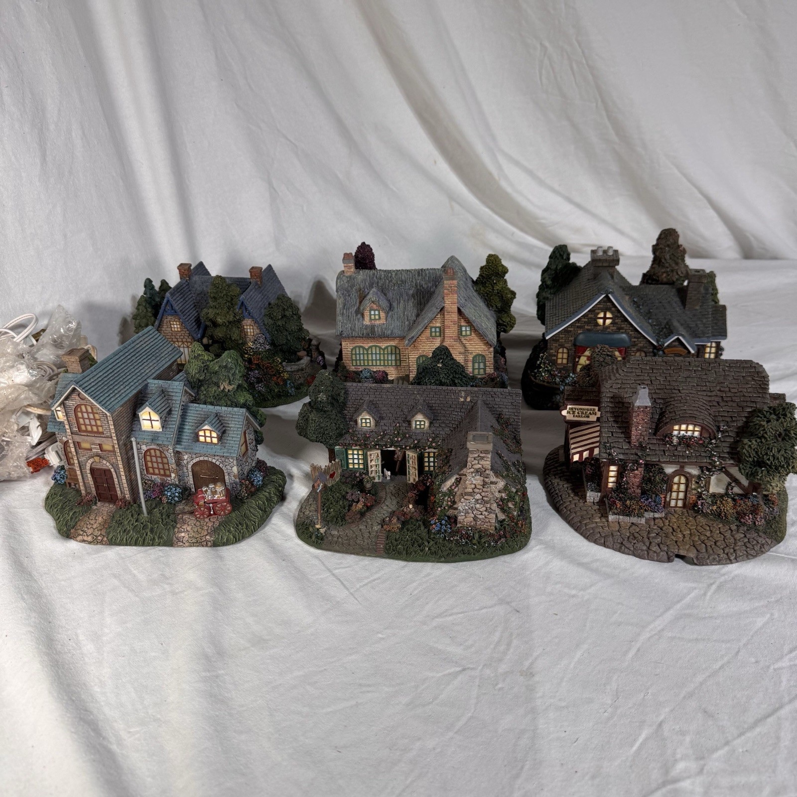 Lot Of 6 Hawthorne Village Thomas Kinkade Lamplight Village w/ Light Cords 01-04