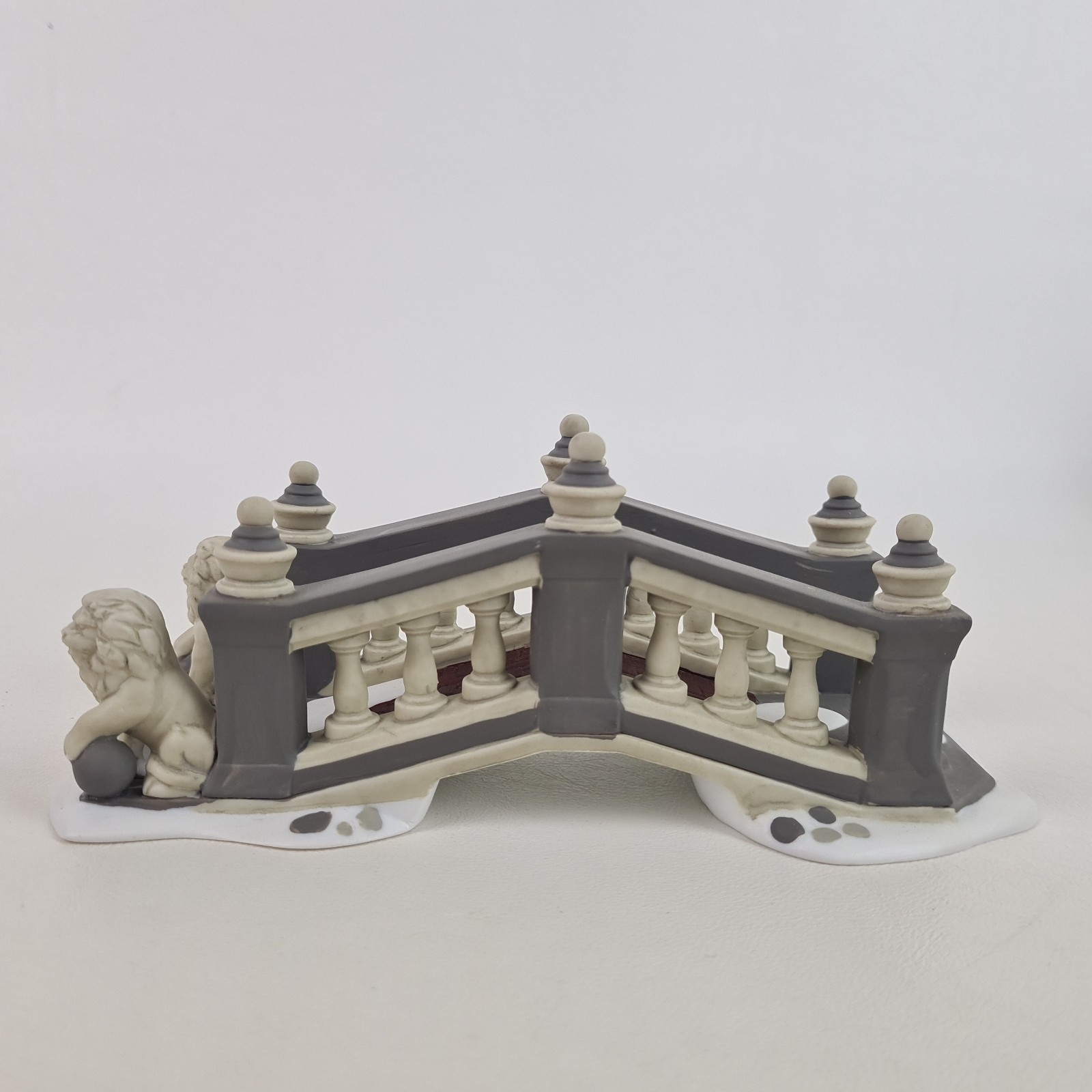🚨 Department 56 “Lionhead Bridge” 5864-5 Heritage Village Porcelain Accessories