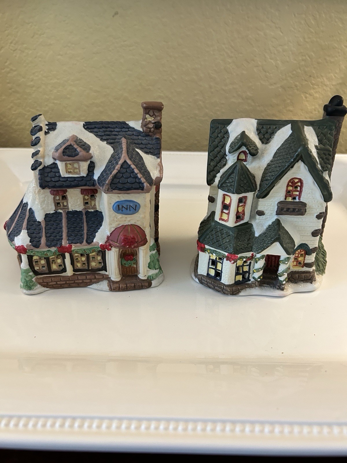 Cobblestone Corners 2001 Porcelain Christmas Buildings, Lot Of 2