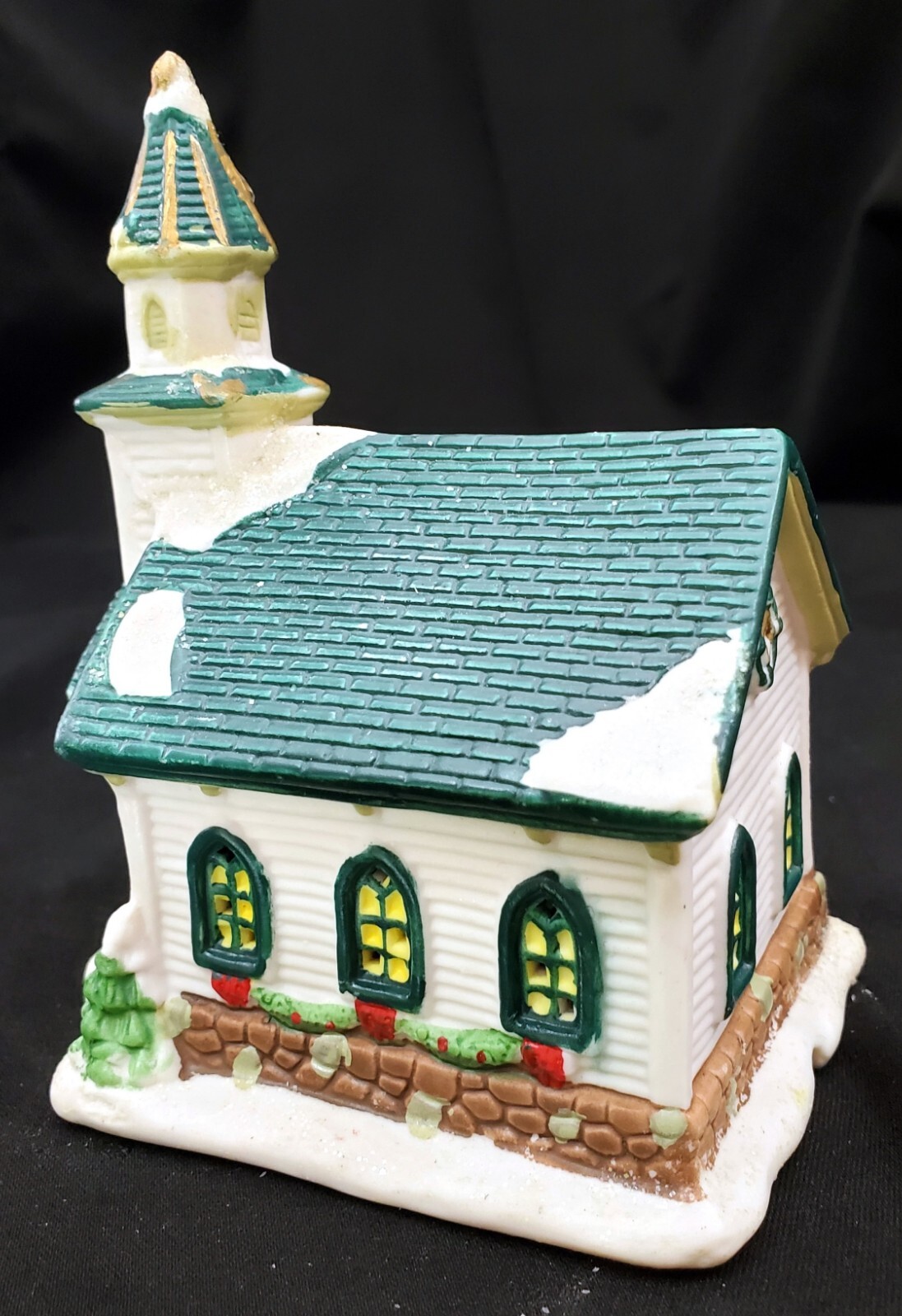 Cobblestone Corners CHURCH Small Christmas Village chapel building 5-3/8″hi