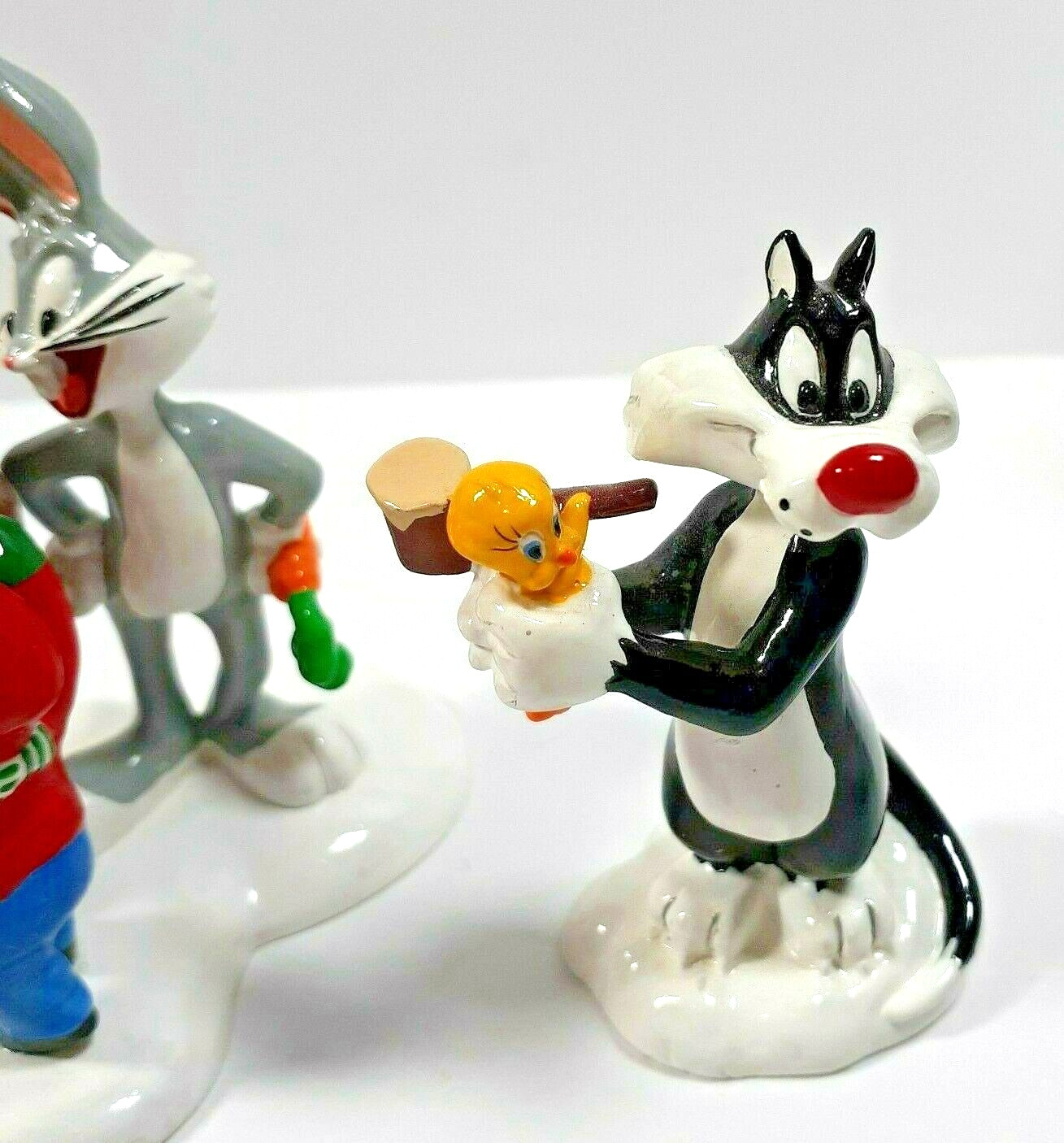Looney Tunes Dept 56 Snow Village Animation Film Festival Bugs Bunny Taz Tweety