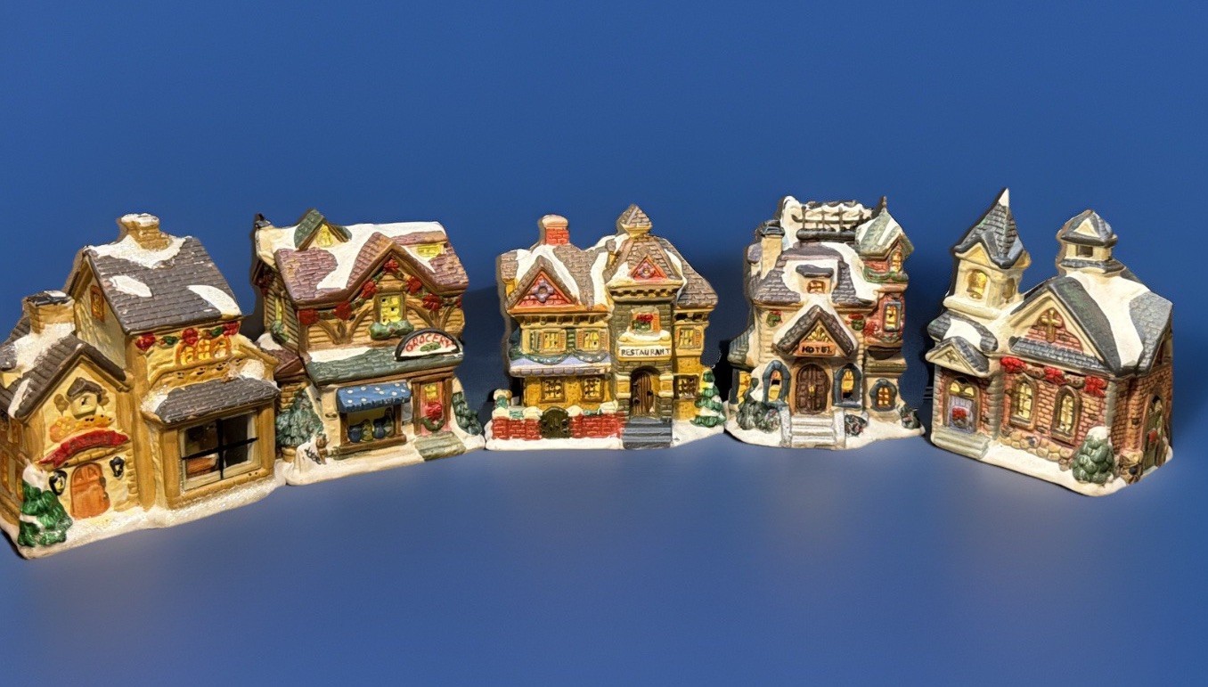 Christmas Village Miniatures Bundle