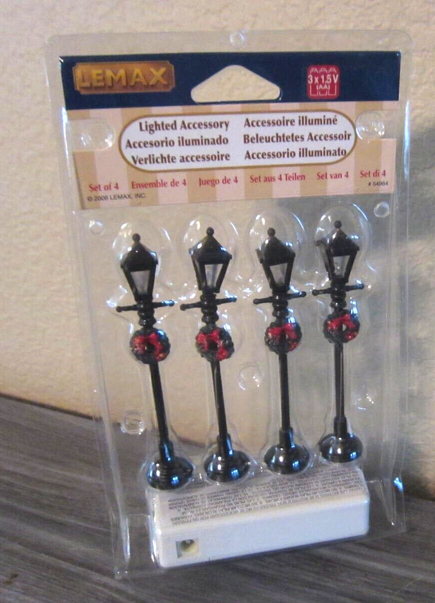 Lemax Lighted Accessories Gas Lantern Street Lamp Set of 4 New in Package