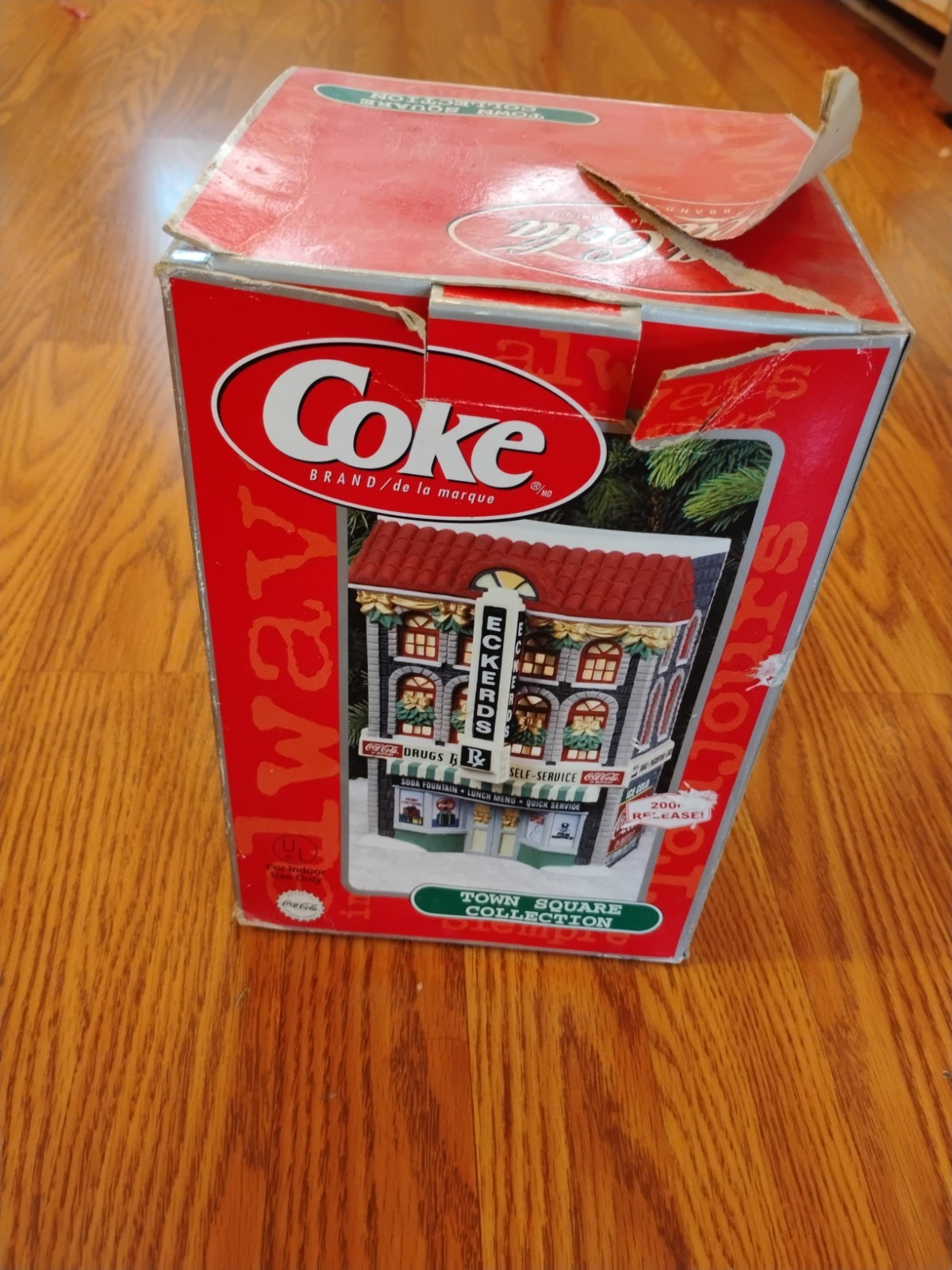 VINTAGE COCA COLA TOWN SQUARE BUILDING ECKERD DRUG STORE 2000 RETIRED NEW IN BOX