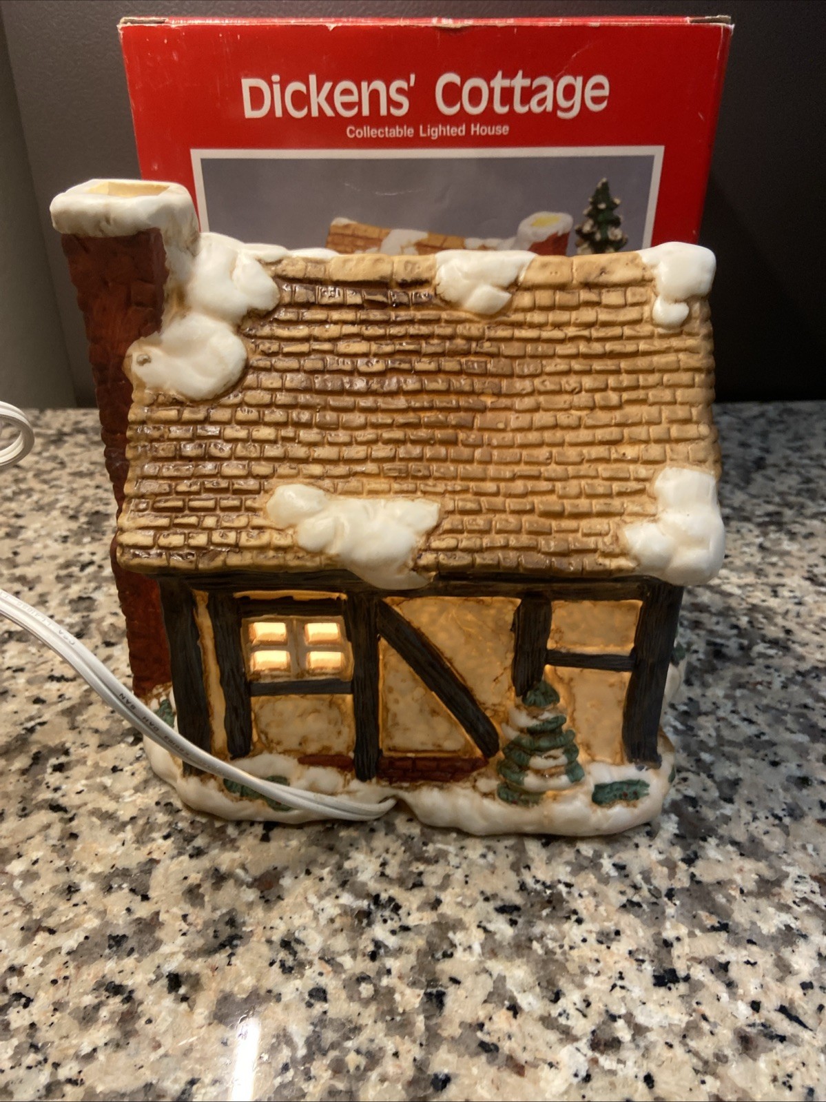 Dickens Lighted Cottage.Christmas. Made In Taiwan. Winter Village.