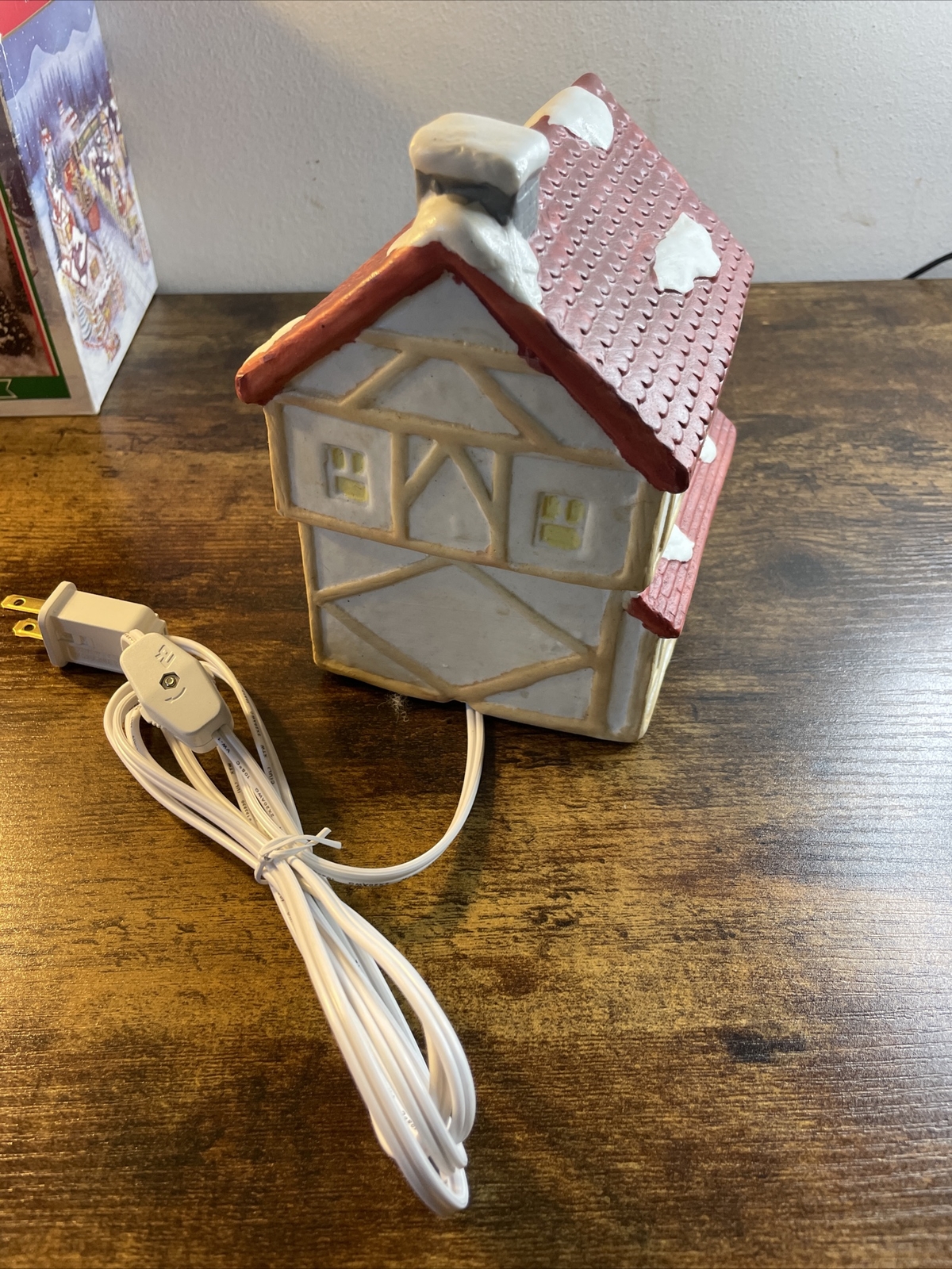 Winter Valley Cottages Village “Florist” Original Box a Light Cord