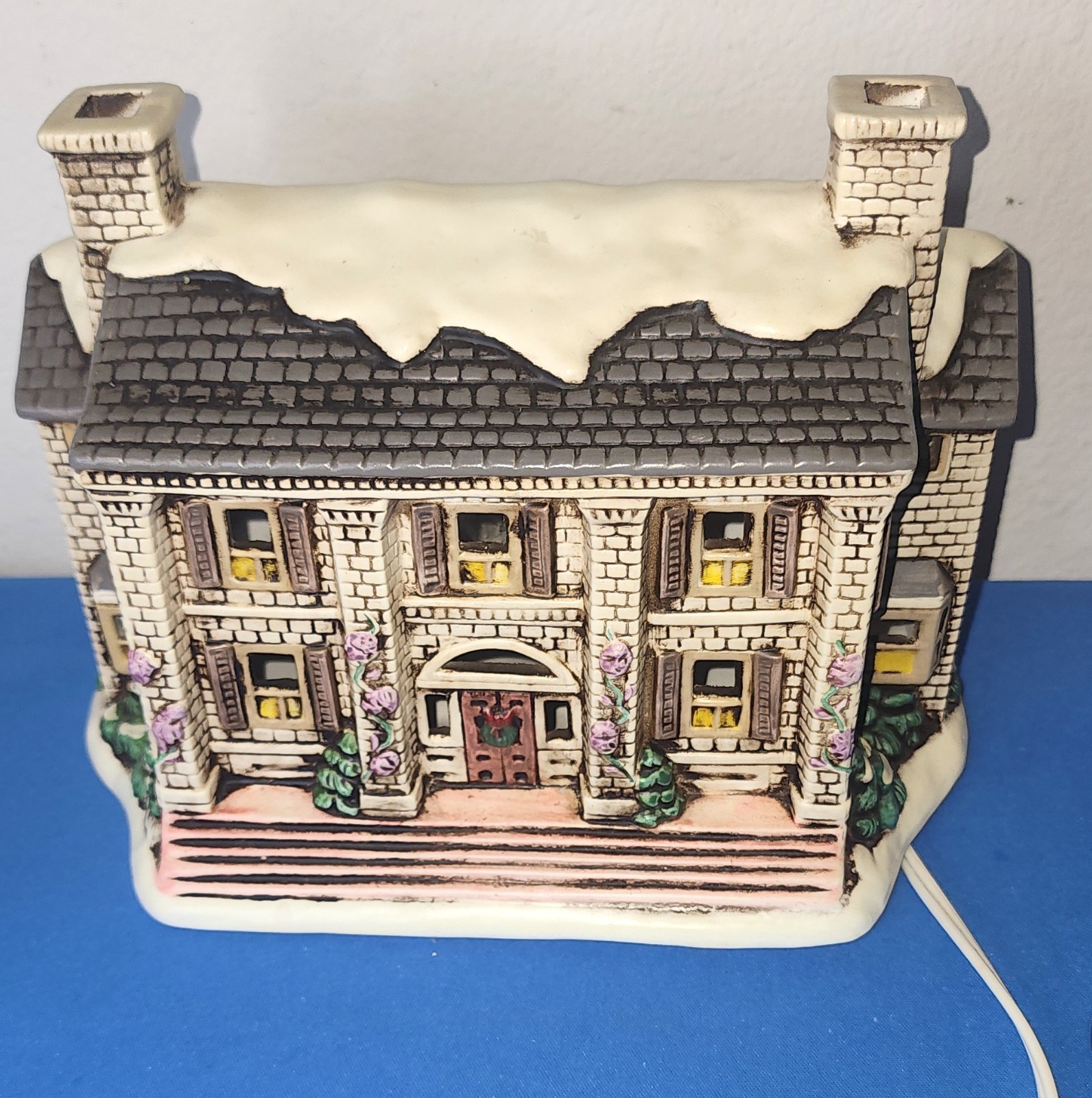 1988 Lefton Colonial Village Lighted Christmas MAJOR’S MANOR – Byron Wood 06902