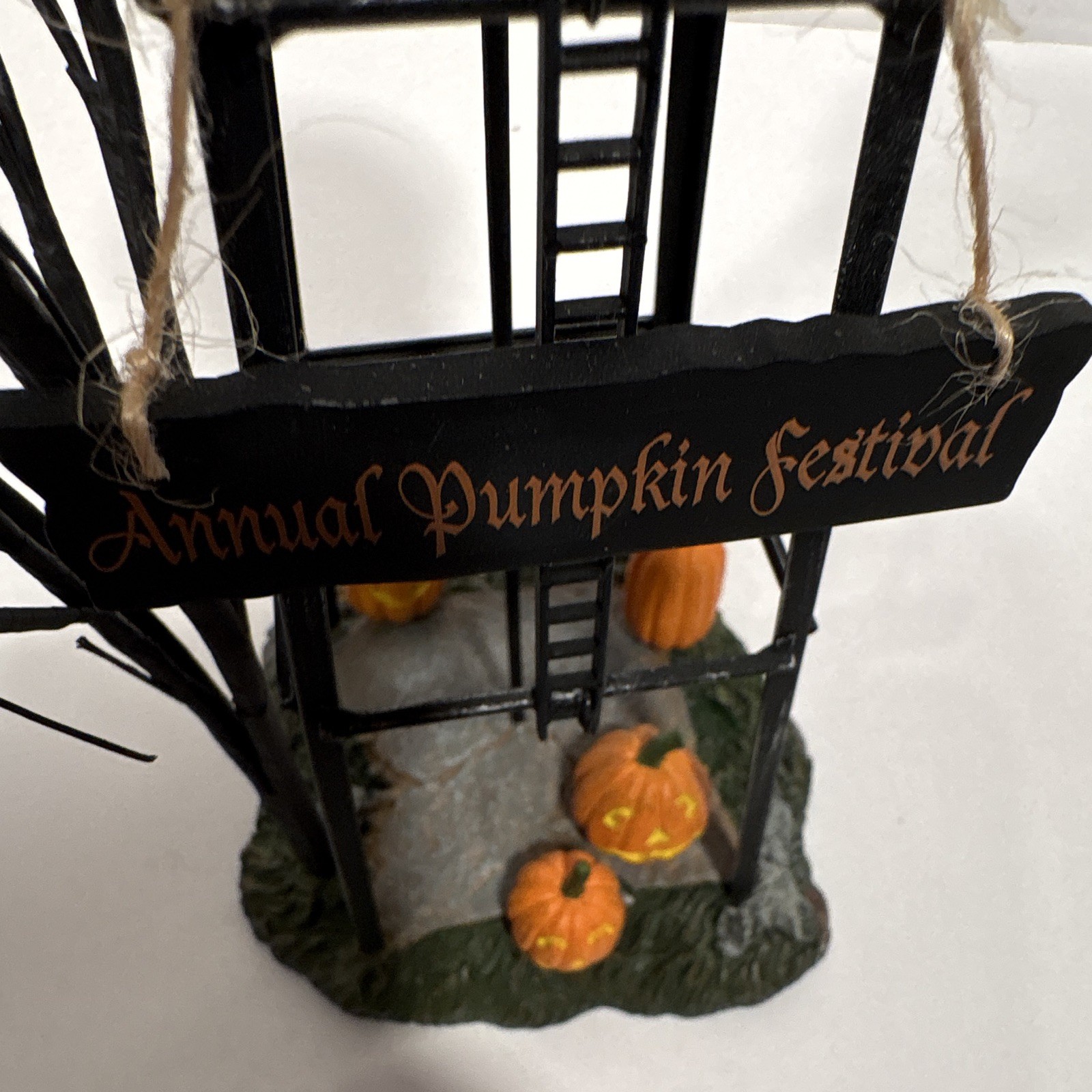 Department 56 Halloween Village Pumpkin Water Tower Resin Painted Boxed 1pc