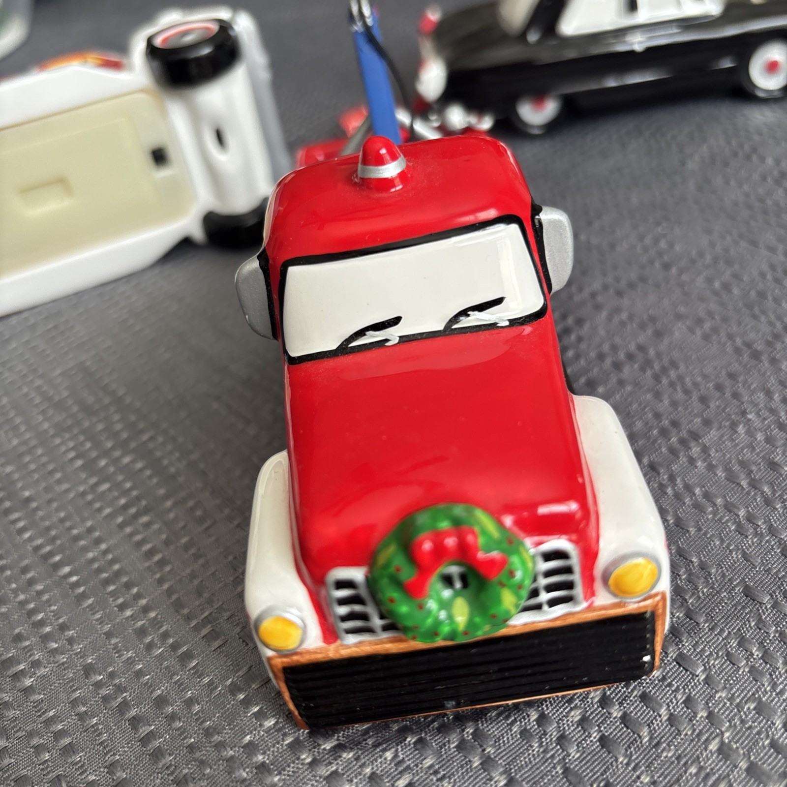 Department 56 Lot Of 3 Snow Village Vehicles Tow Truck, Fire Truck Just Married