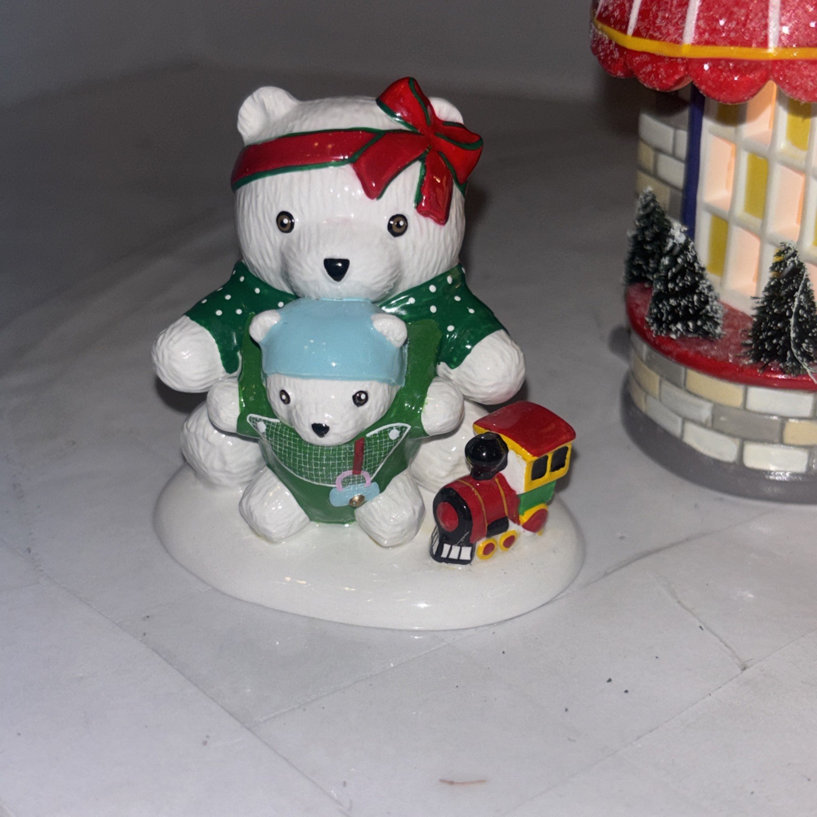 Department 56 Santabear Village Santa Bear 3pc toy shop w/box+ Balloons for Sale