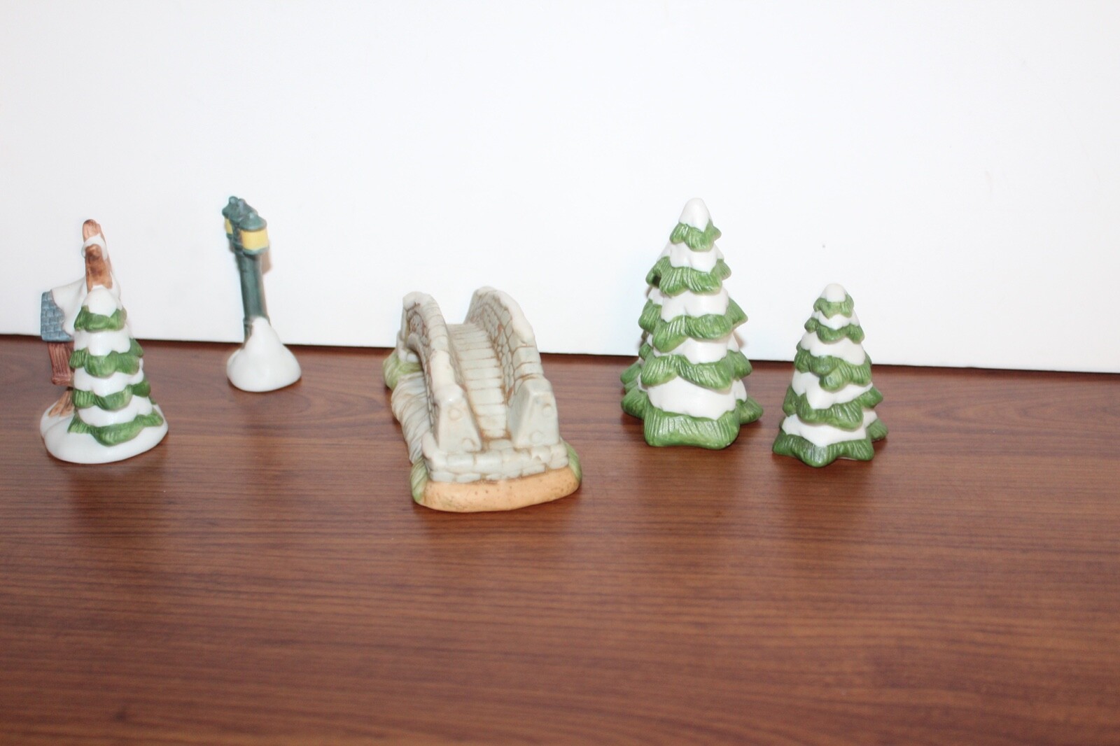 HOMCO 5 Christmas Village Accessory Set Trees Bridge Birdhouse Philippines 5106