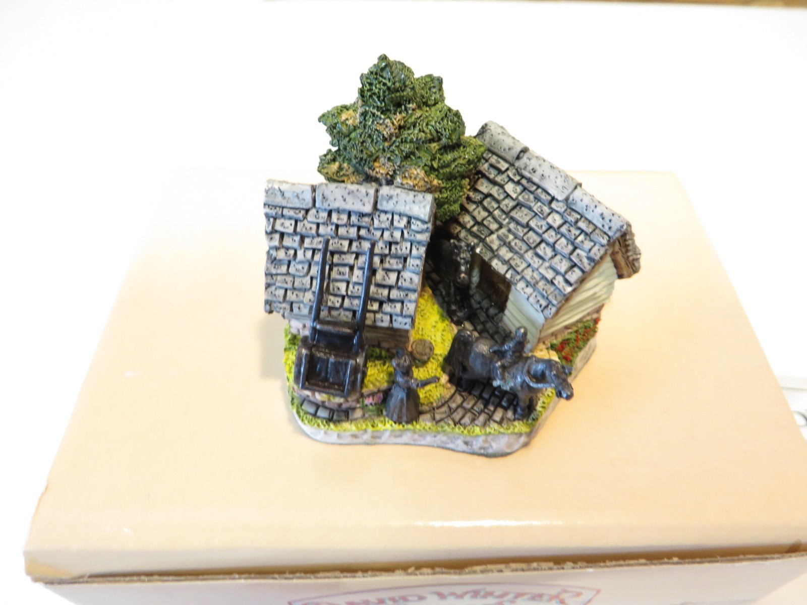 LOT: 2 David Winter “Shire Donkey Shed” & “Shires Buckingham Bull Shed” w/COA’s