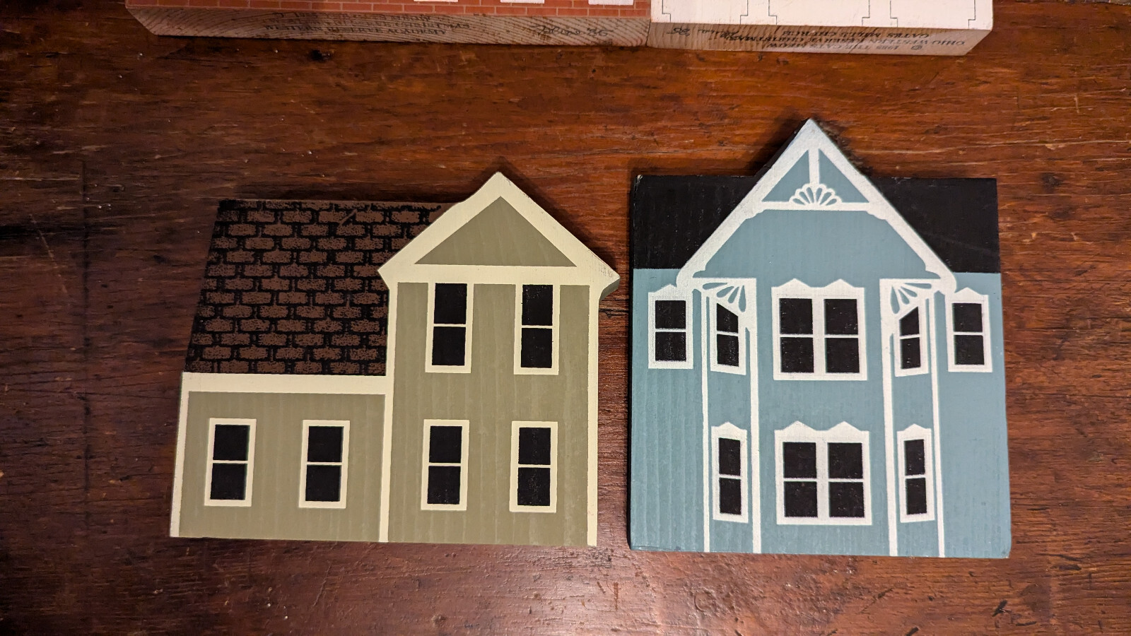 Lot / 4 The Cat’s Meow Village 1985 Ohio Western Reserve Christmas Church House